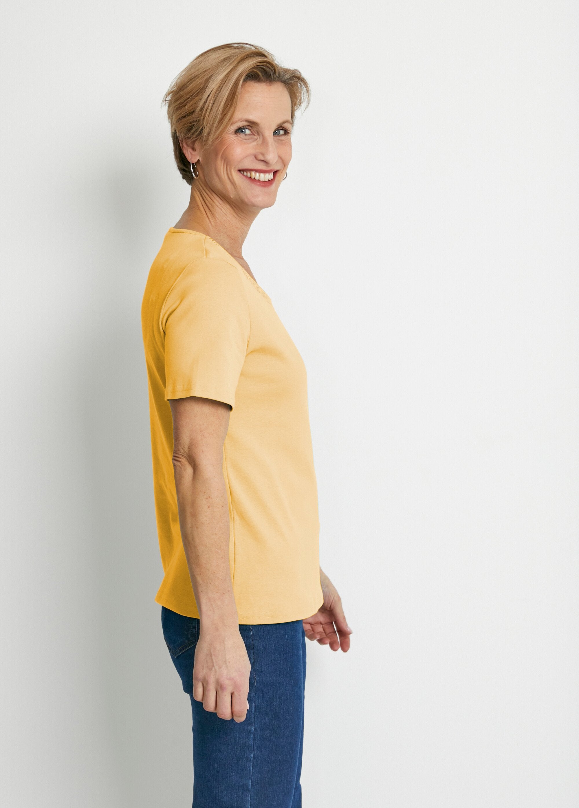 T-shirt_met_korte_mouwen_en_studs_Jaune_DR1_slim