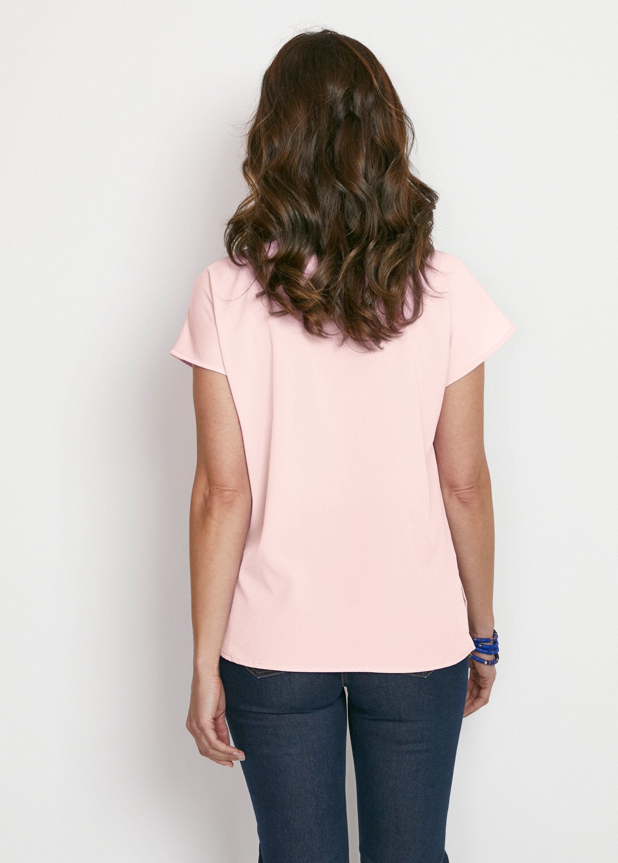 Top_met_lange_mouwen_en_borduursel_in_ronde_hals_Rose_the_DO1_slim