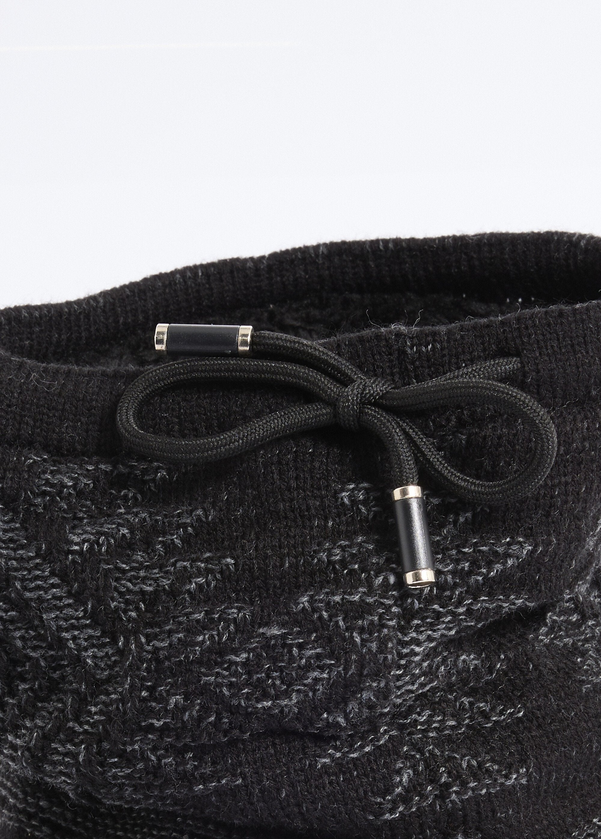 Gebreide_en_sherpa_choker,_zigzag_Gris_DE1_slim