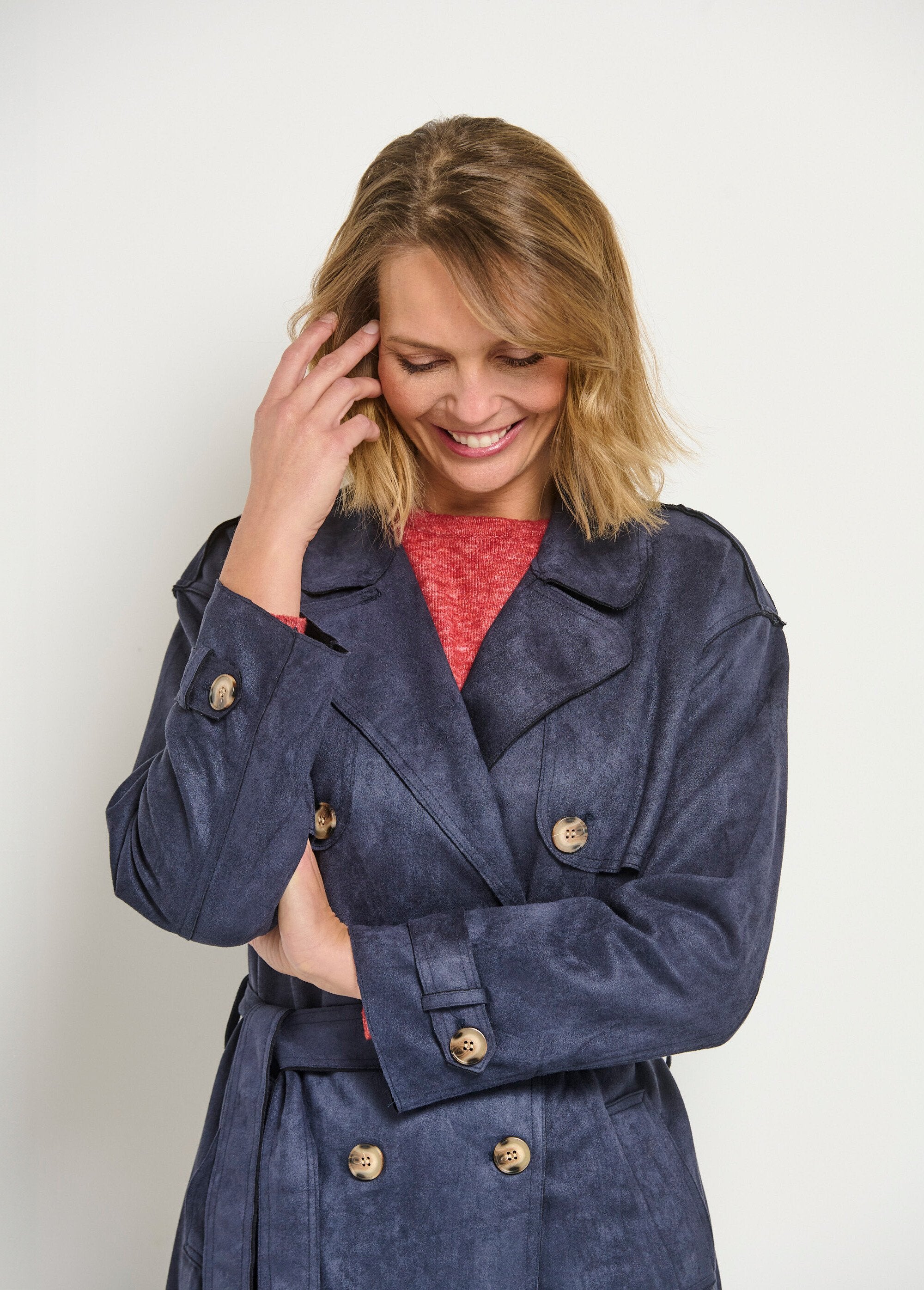 Suède-look_lange_trenchcoat_Bleu_marine_DE1_slim