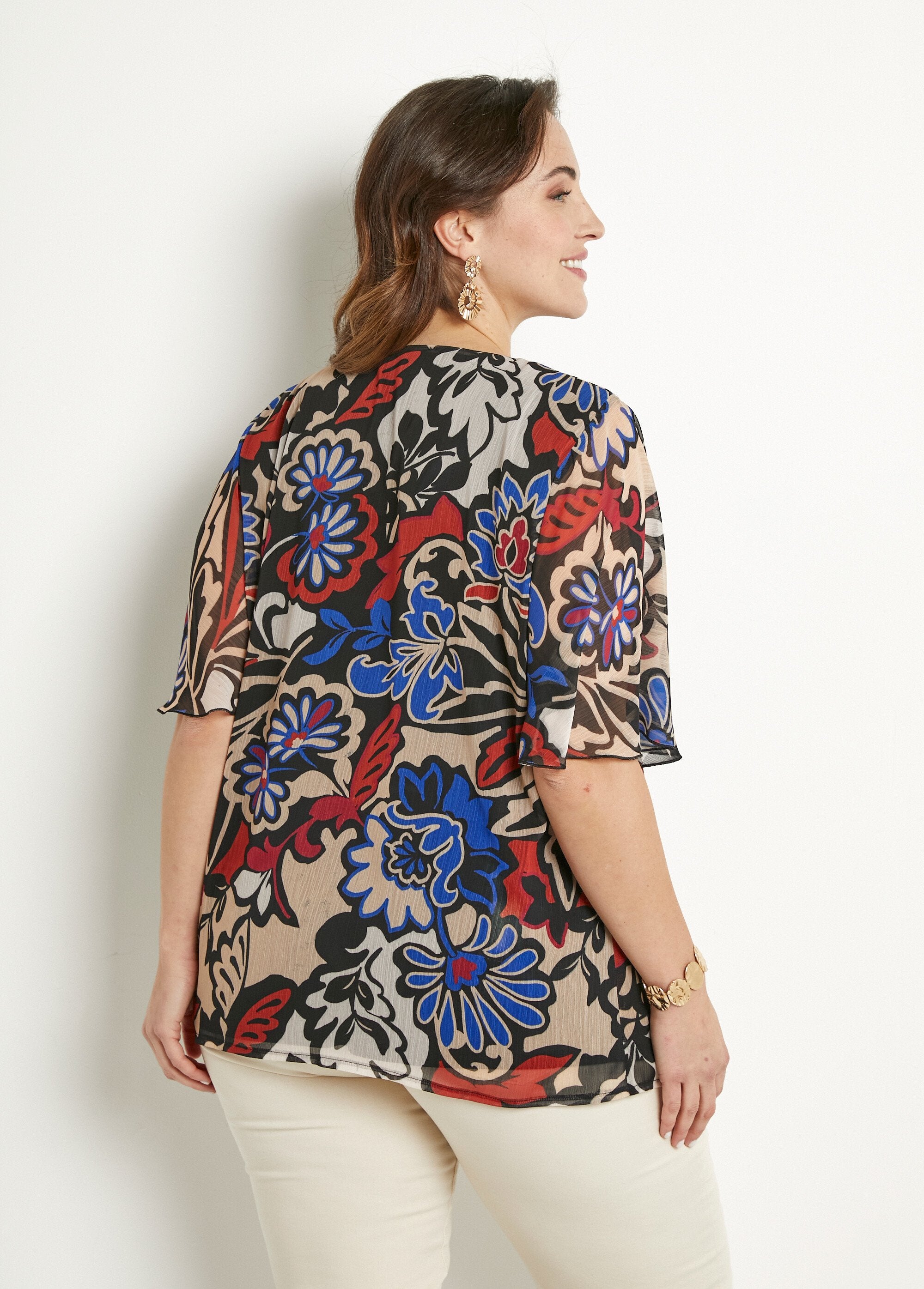 Losvallende_lange_tuniek_van_voile_met_print_Noir_et_ecru_DO1_curvy