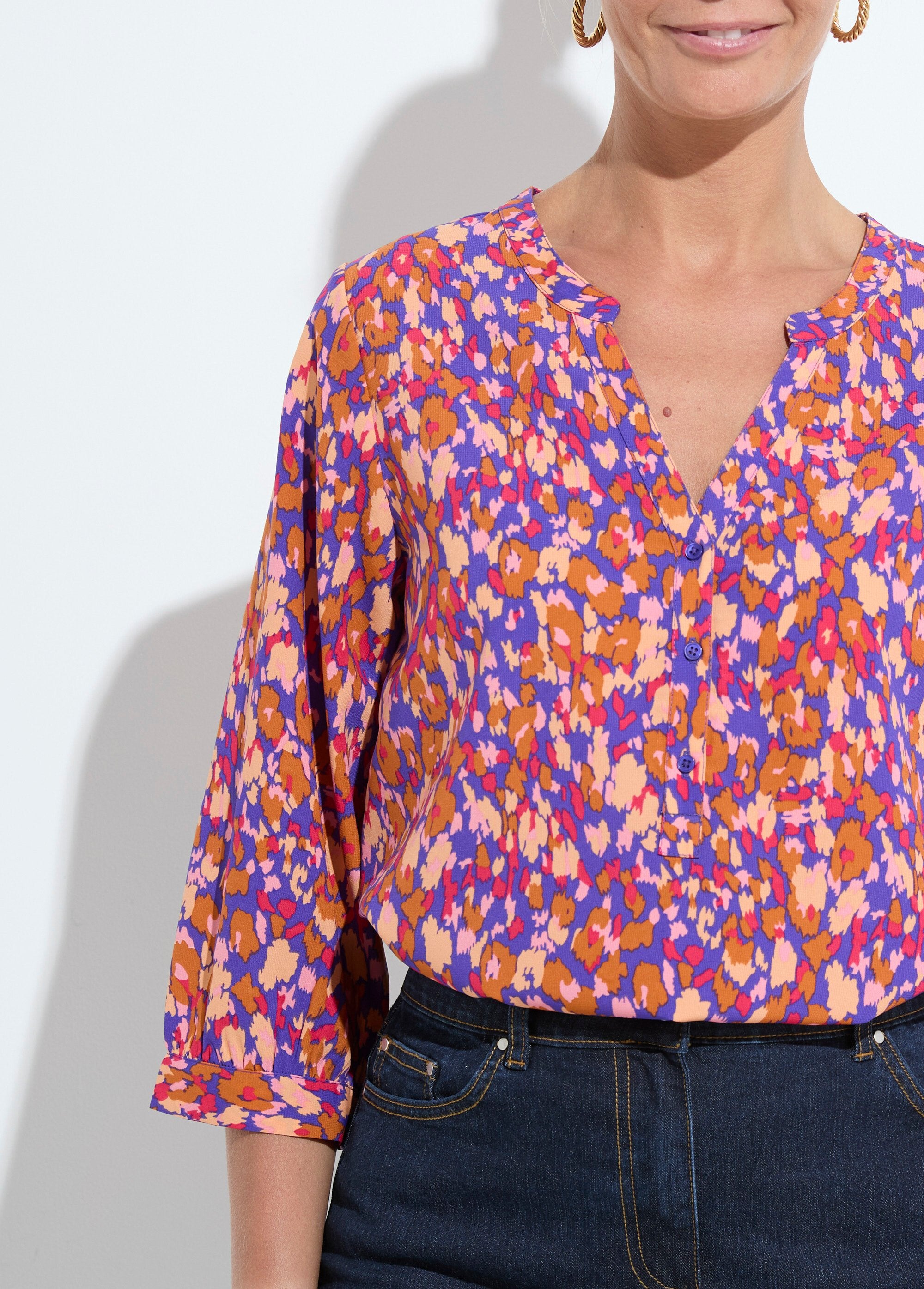 Losvallende_tuniek_met_knoopsluiting,_3/4_mouwen_Marine_et_ocre_DE1_slim