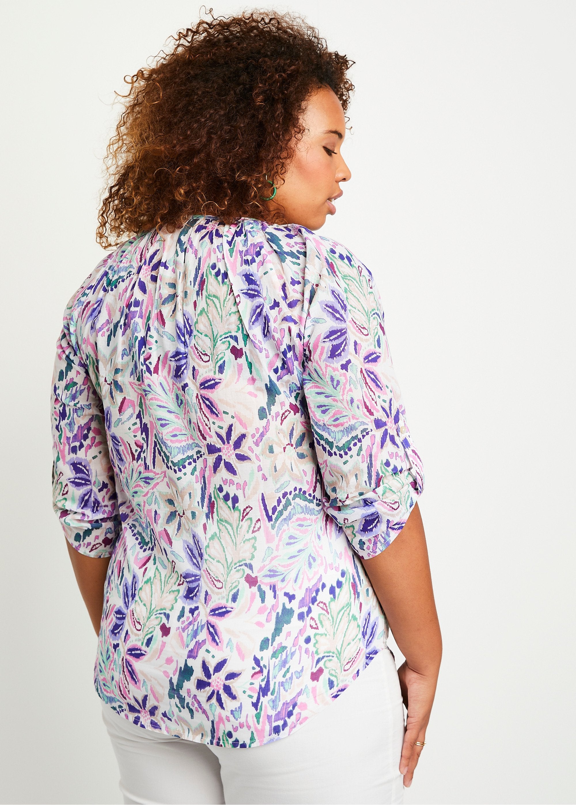 Tuniek_met_kasjmierprint_en_knoopsluiting_Paars_en_roze_DO1_curvy