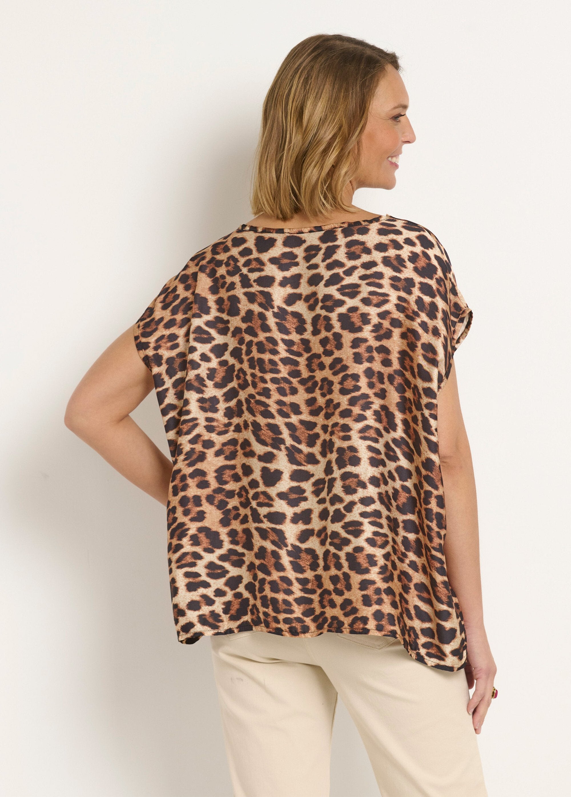Wijde_zijden_tuniek,_kimono_mouwen_Leopard_DO1_slim