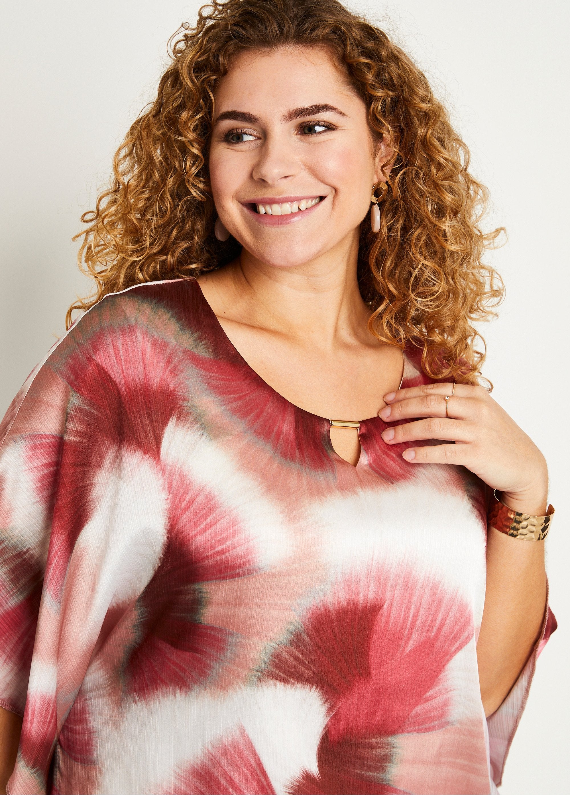 Lange_losse_tuniek_met_tie_&_dye-print_Roze_en_ecru_DE1_curvy