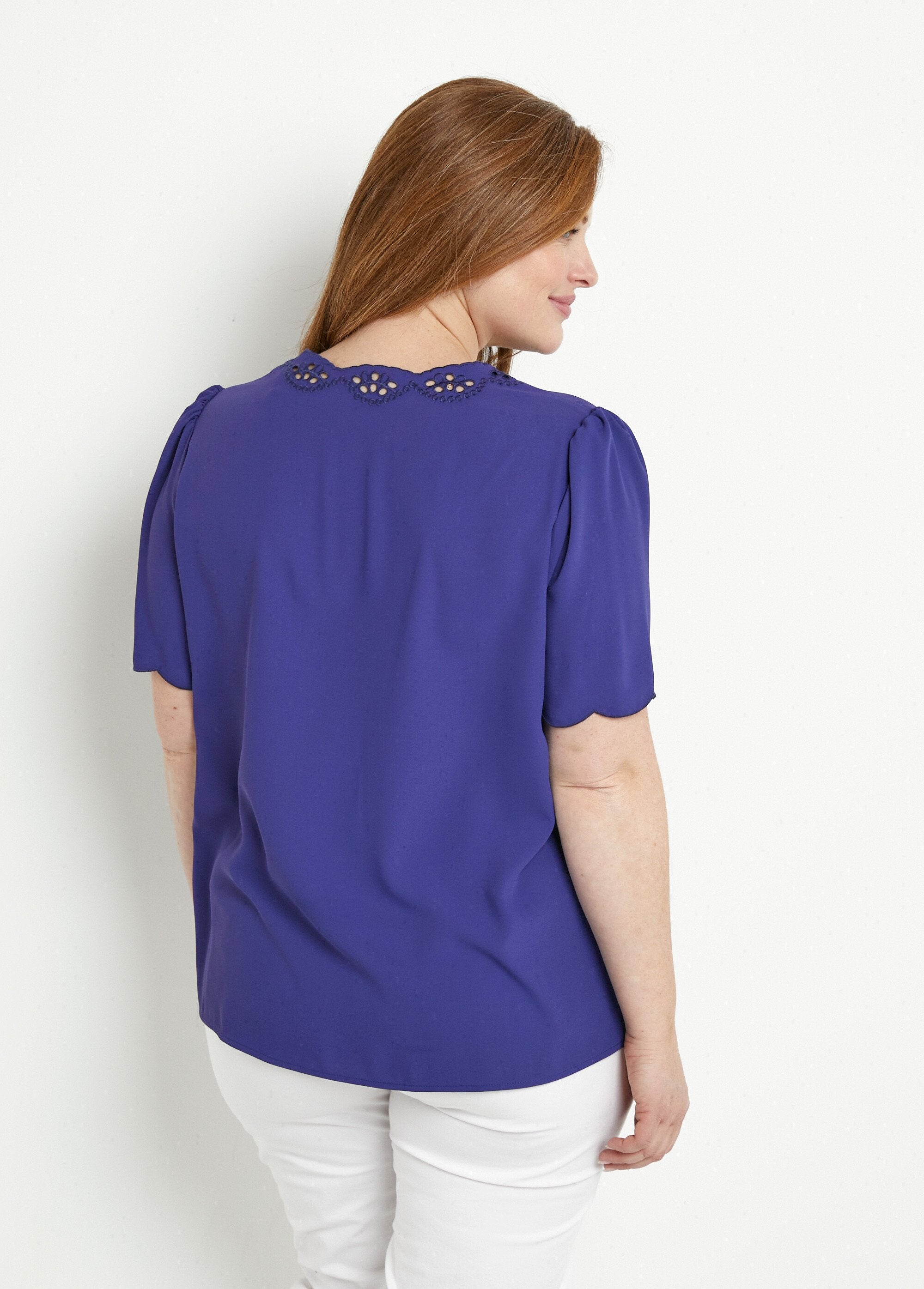 Lange_geborduurde_tuniek_met_effen_korte_mouwen_Marine_DO1_curvy