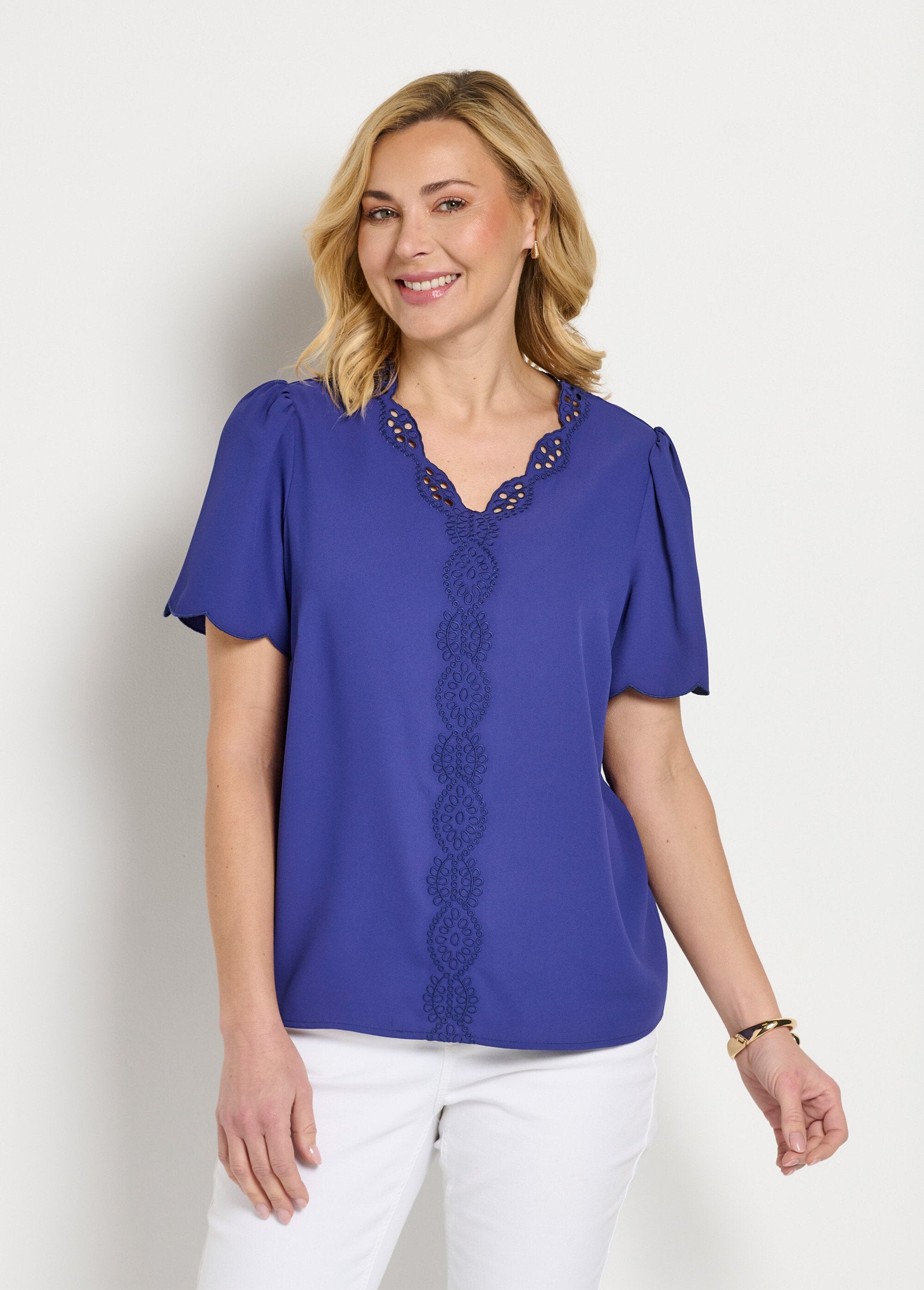 Lange_geborduurde_tuniek_met_effen_korte_mouwen_Marine_FA1_slim