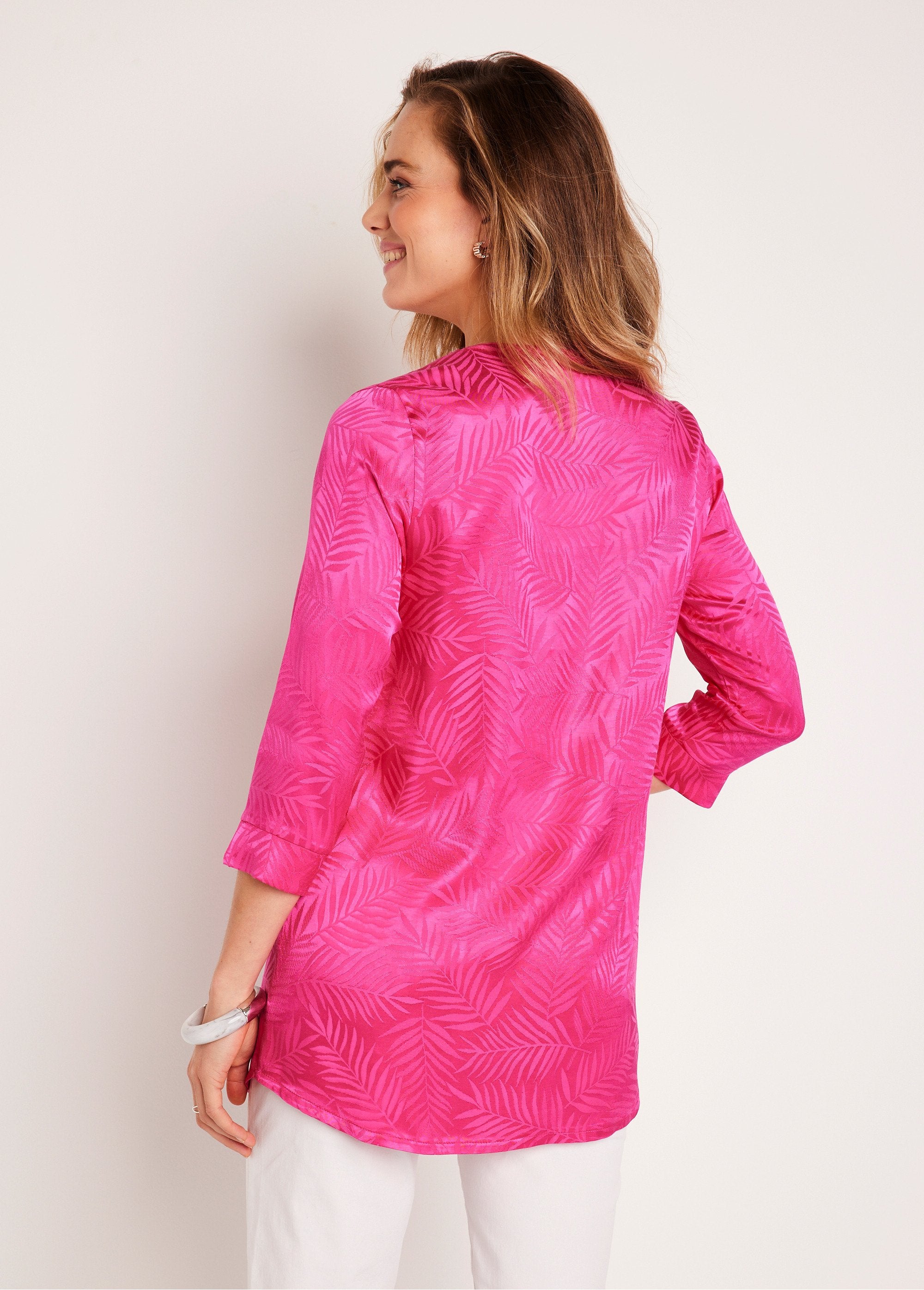 Lange_tuniek_met_V-hals,_3/4_mouwen_Fuchsia_DO1_slim