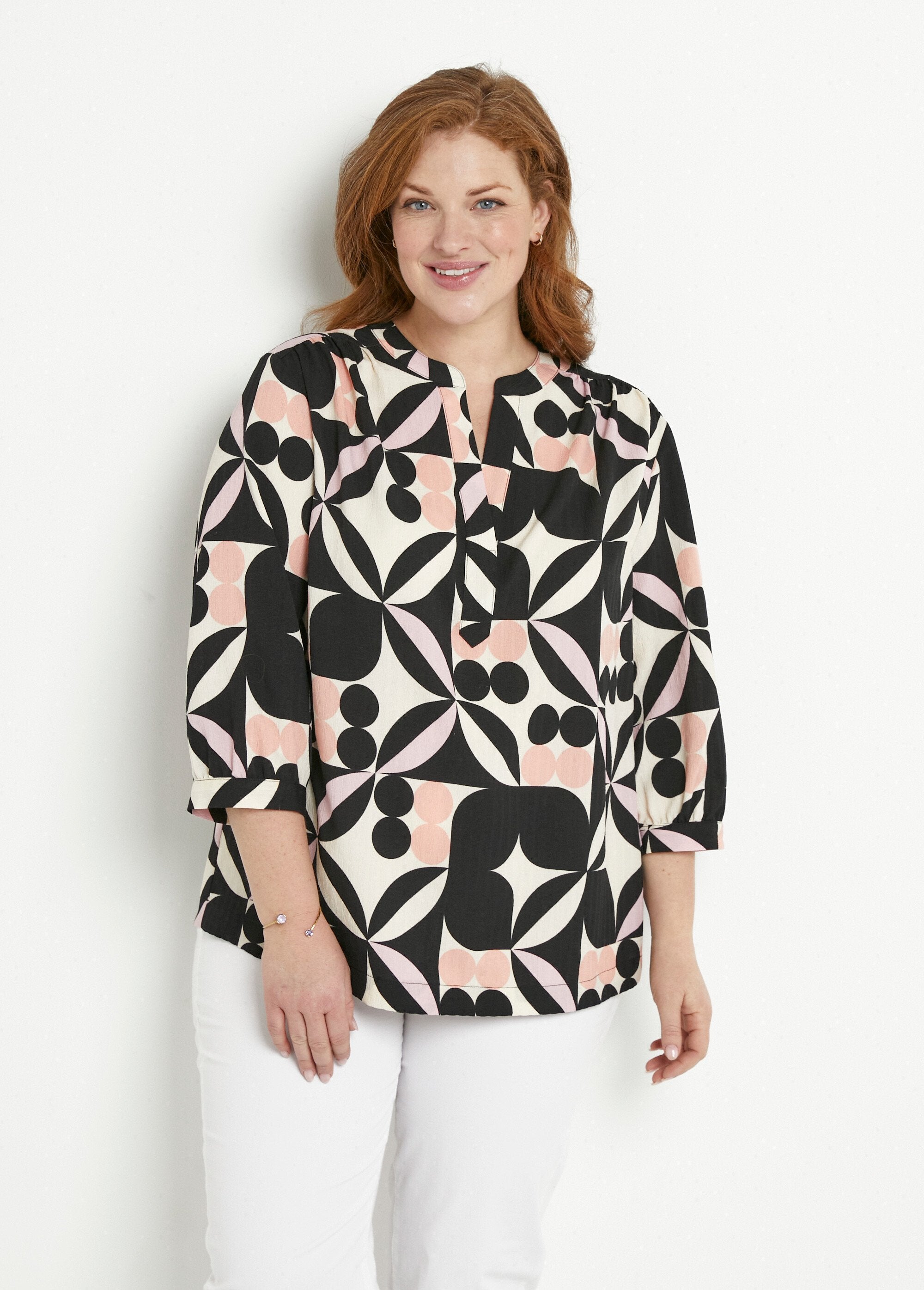 3/4_grafische_tuniek_met_lange_mouwen_Noir_et_rose_FA1_curvy