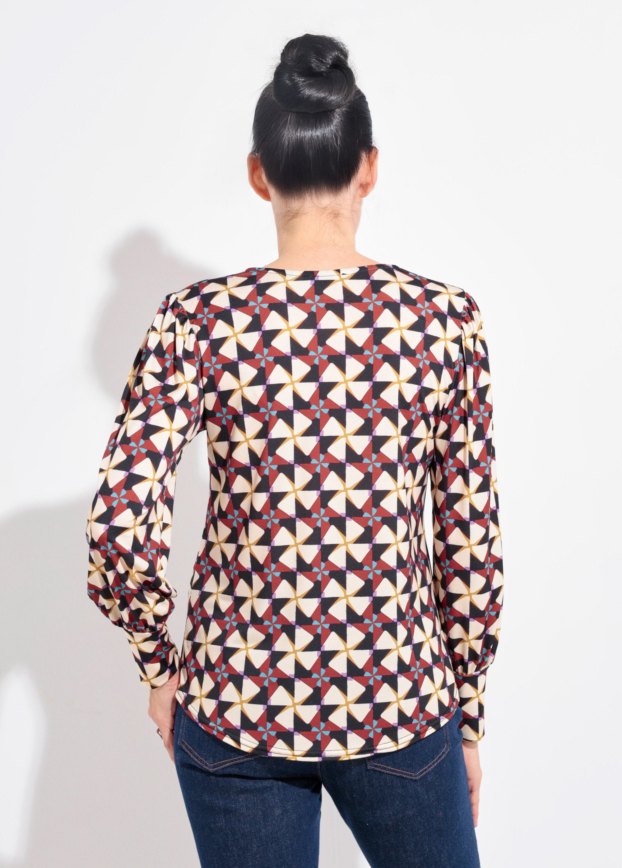 Tuniek_met_lange_mouwen_en_nauwsluitende_manchetten_Ecru_et_marron_DO1_slim