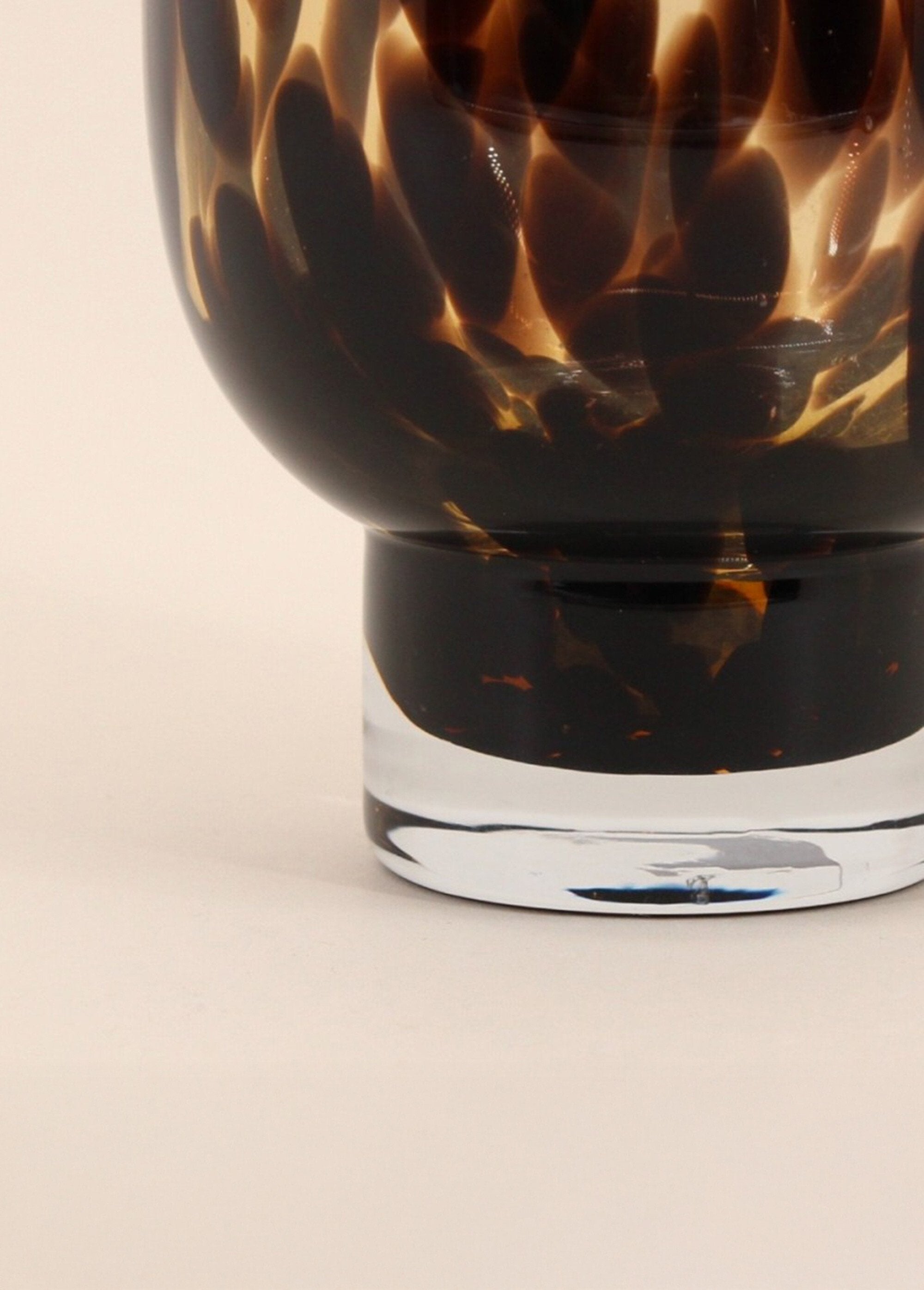Vaas_van_amberkleurig_luipaardglas_Mouchette_DE2_slim