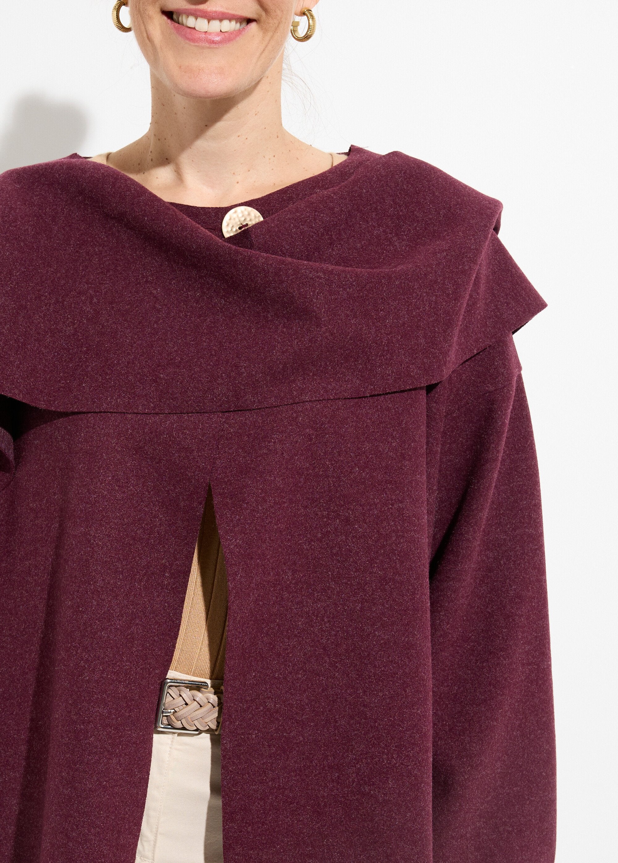 Jasje_en_sjaal_met_metalen_juwelenknoop_Bordeaux_DE1_slim