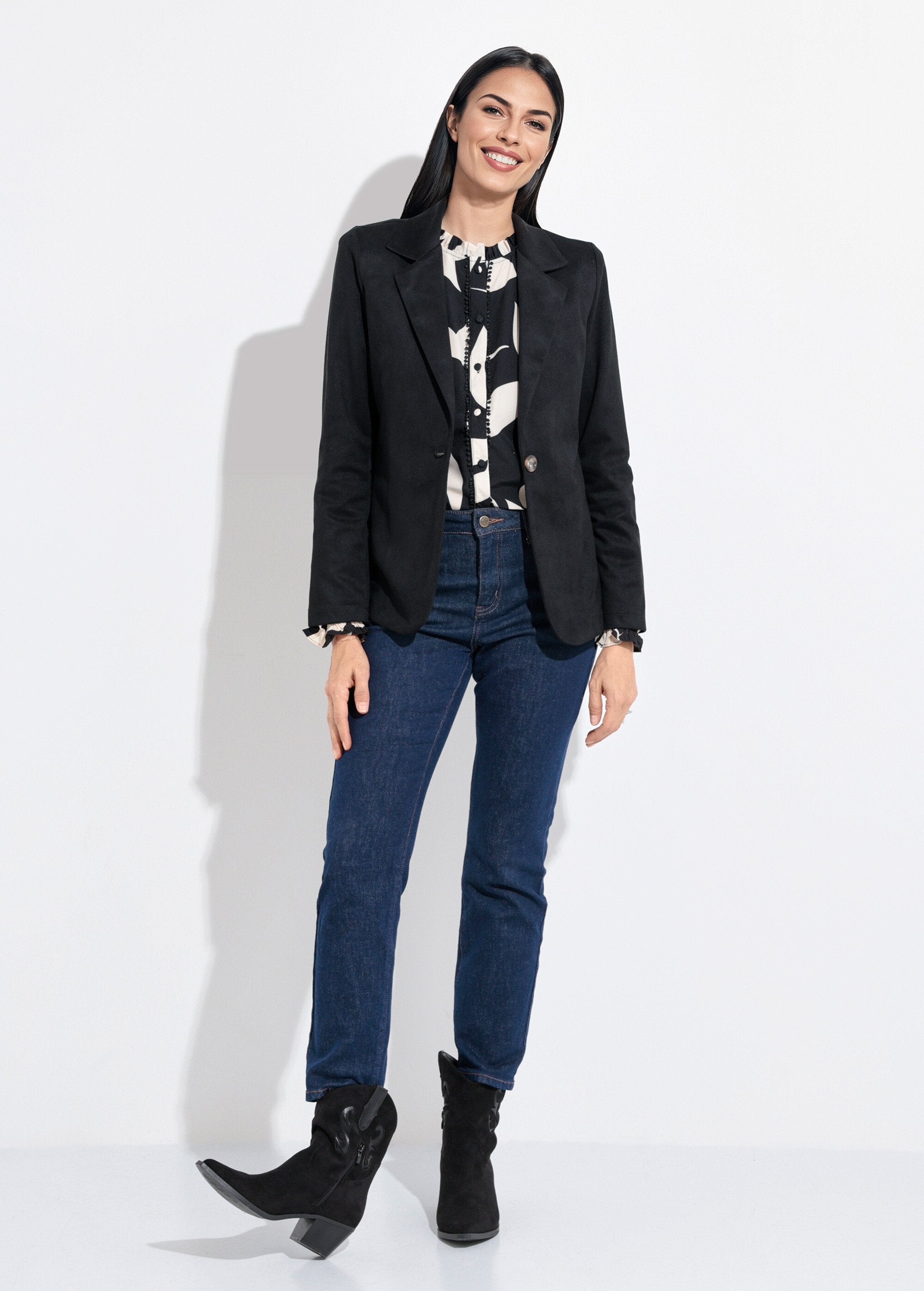 Jasje_met_1_knoopskraag_van_zachte_keperstof_Noir_SF1_slim