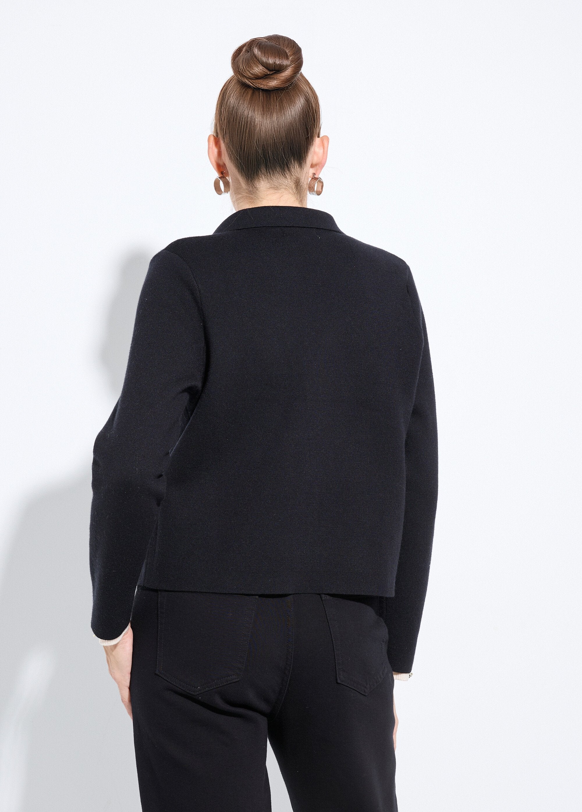 Kort_effen_jacquard_jasje_met_opstaande_kraag_Noir_DO1_slim