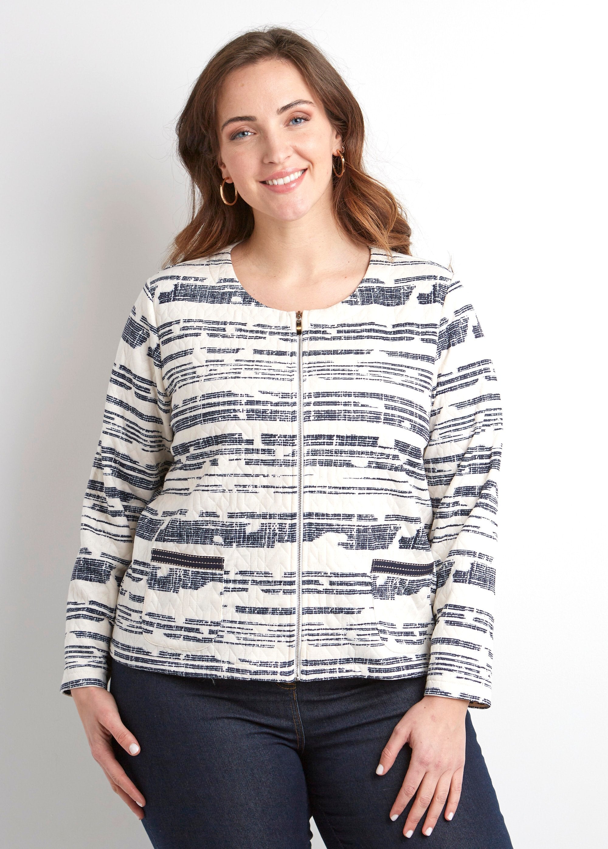 Kraagloos_jack_met_rits_Ecru_et_marine_FA1_curvy