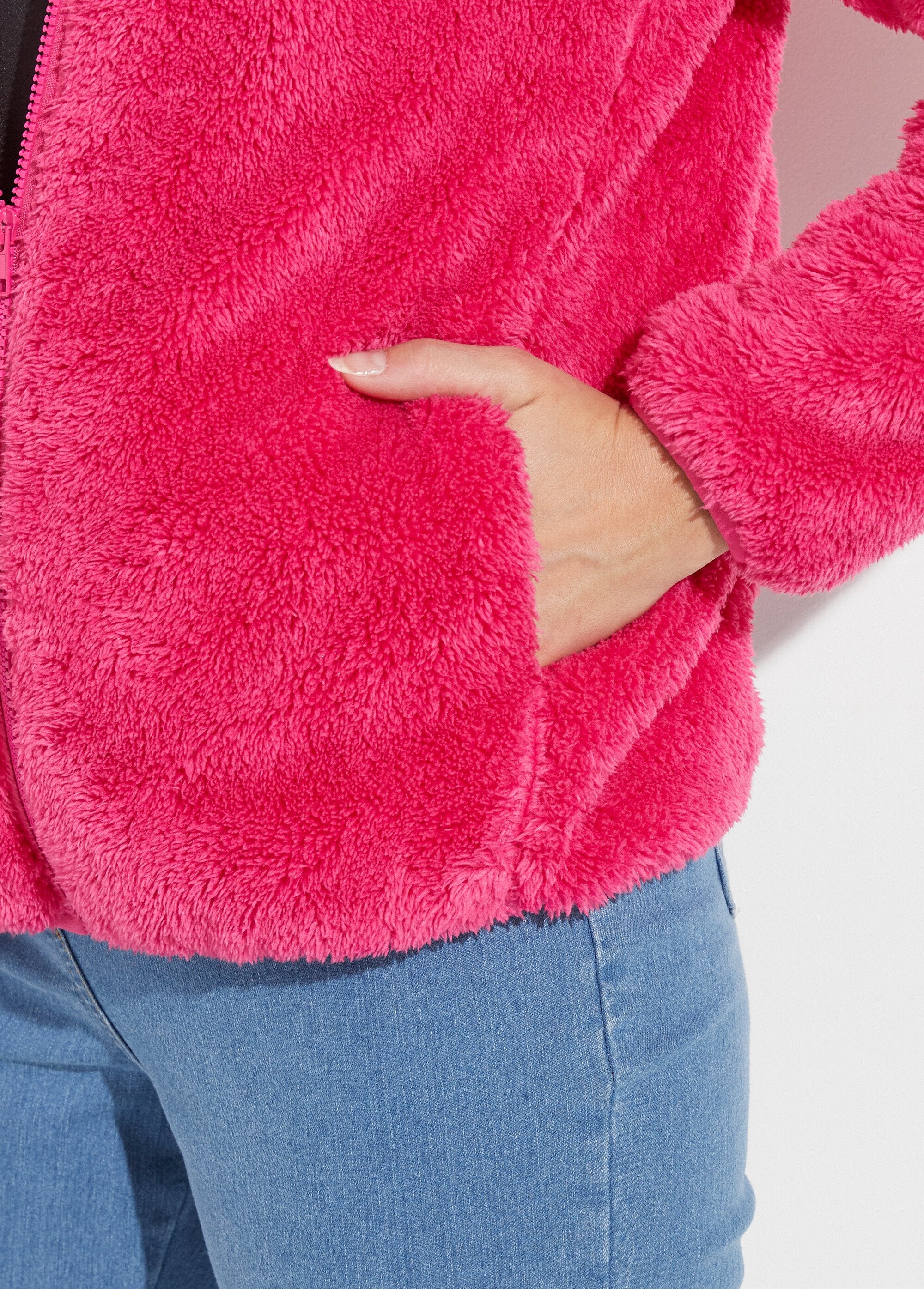 Jas_van_imitatiebont_met_opstaande_kraag,_lange_mouwen_Fuchsia_DE2_slim