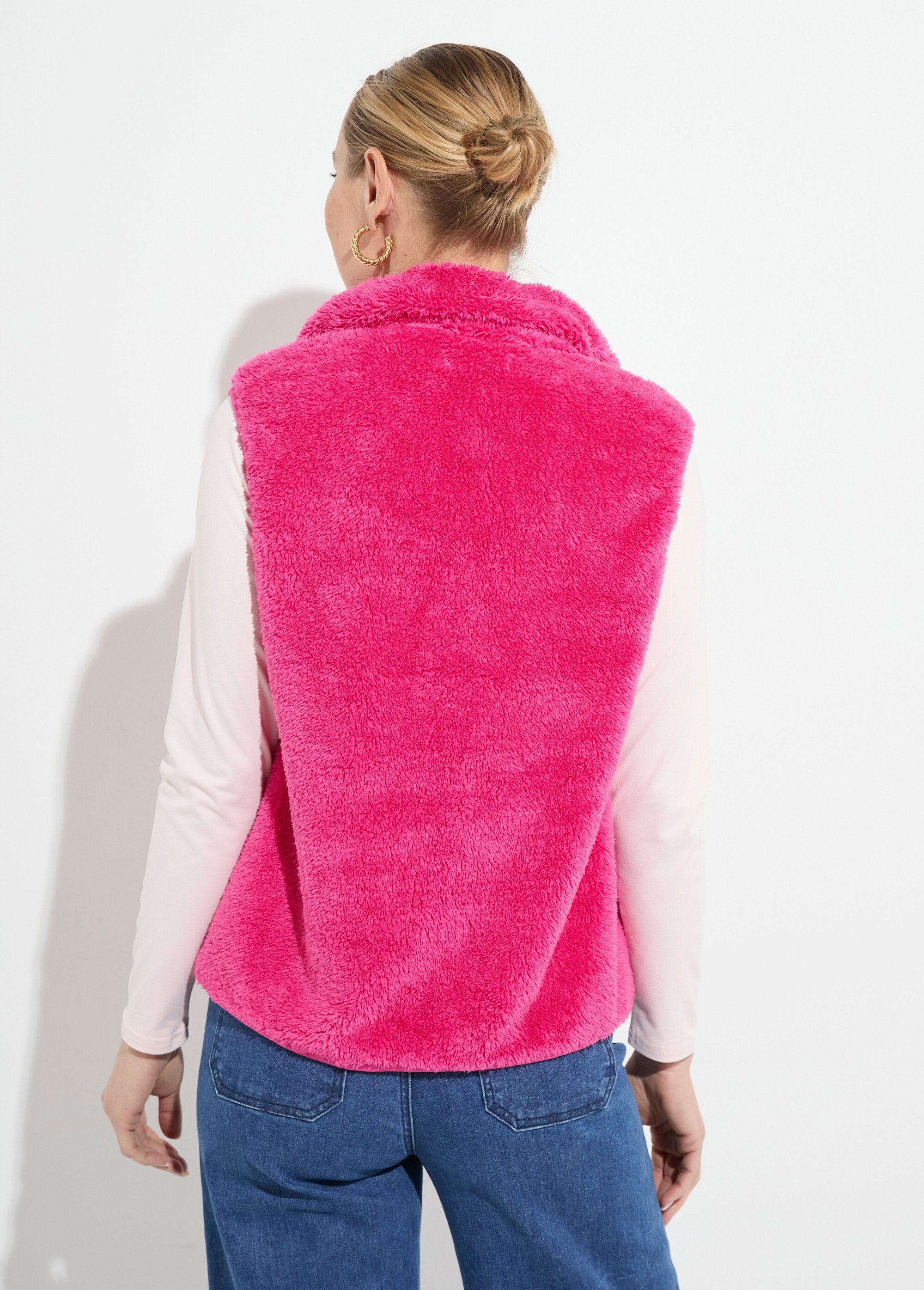 Mouwloos_jasje_van_imitatiebont_met_opstaande_kraag_Fuchsia_DO1_slim