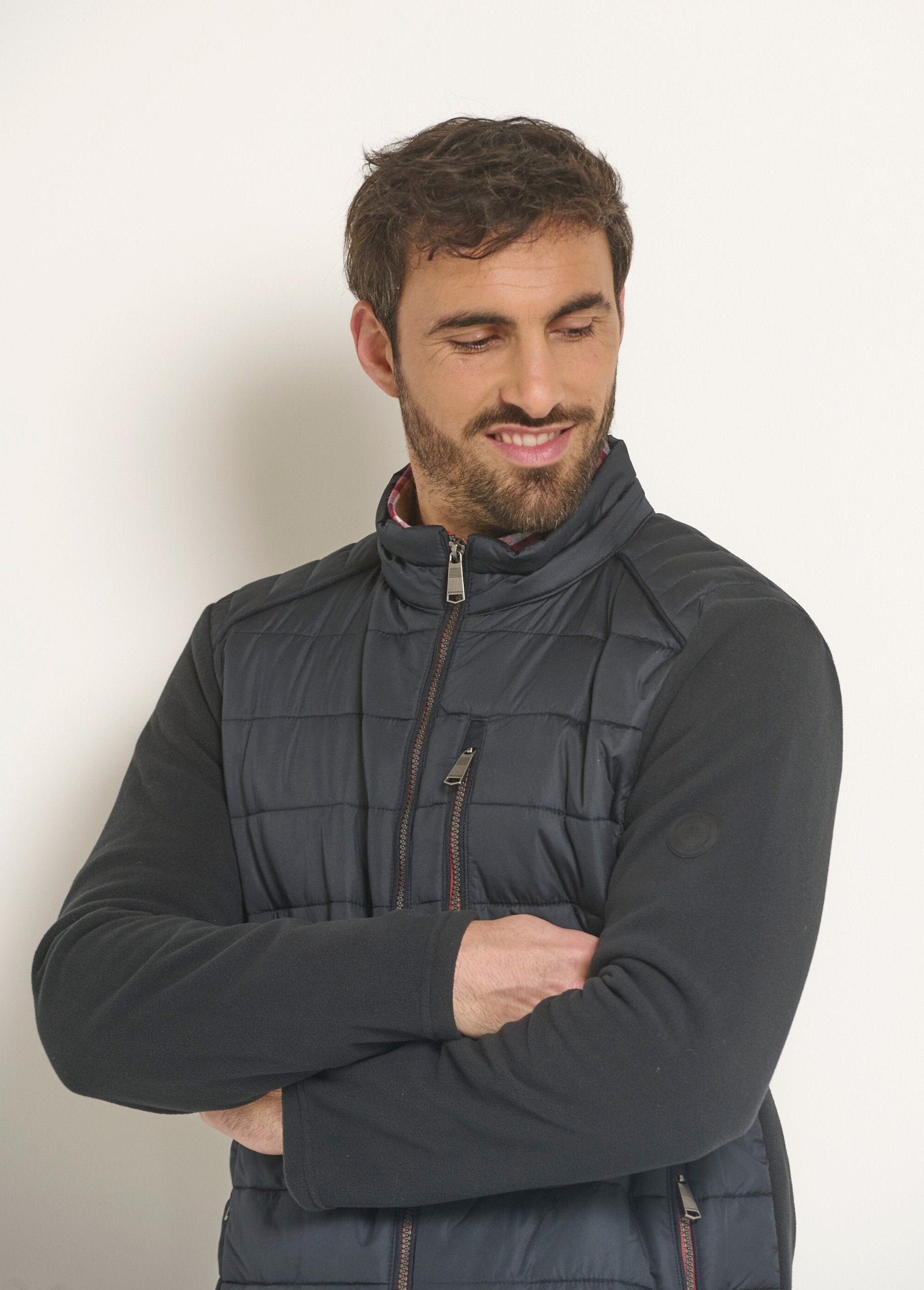 Gewatteerd_jack_met_rits_en_fleece_details_Noir_DE1_slim