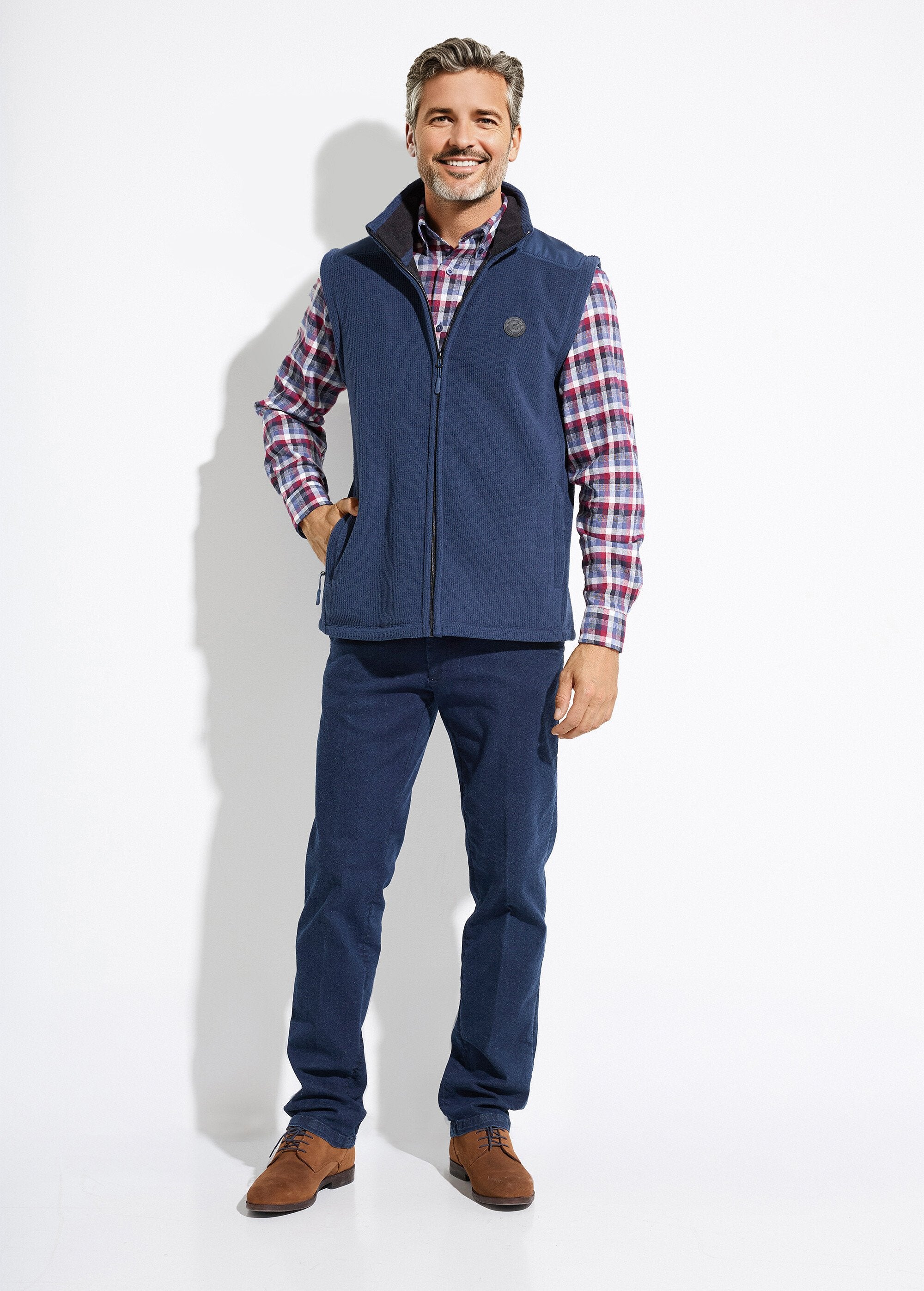 Mouwloos_fleecejack_met_opstaande_kraag_Marine_SF1_slim