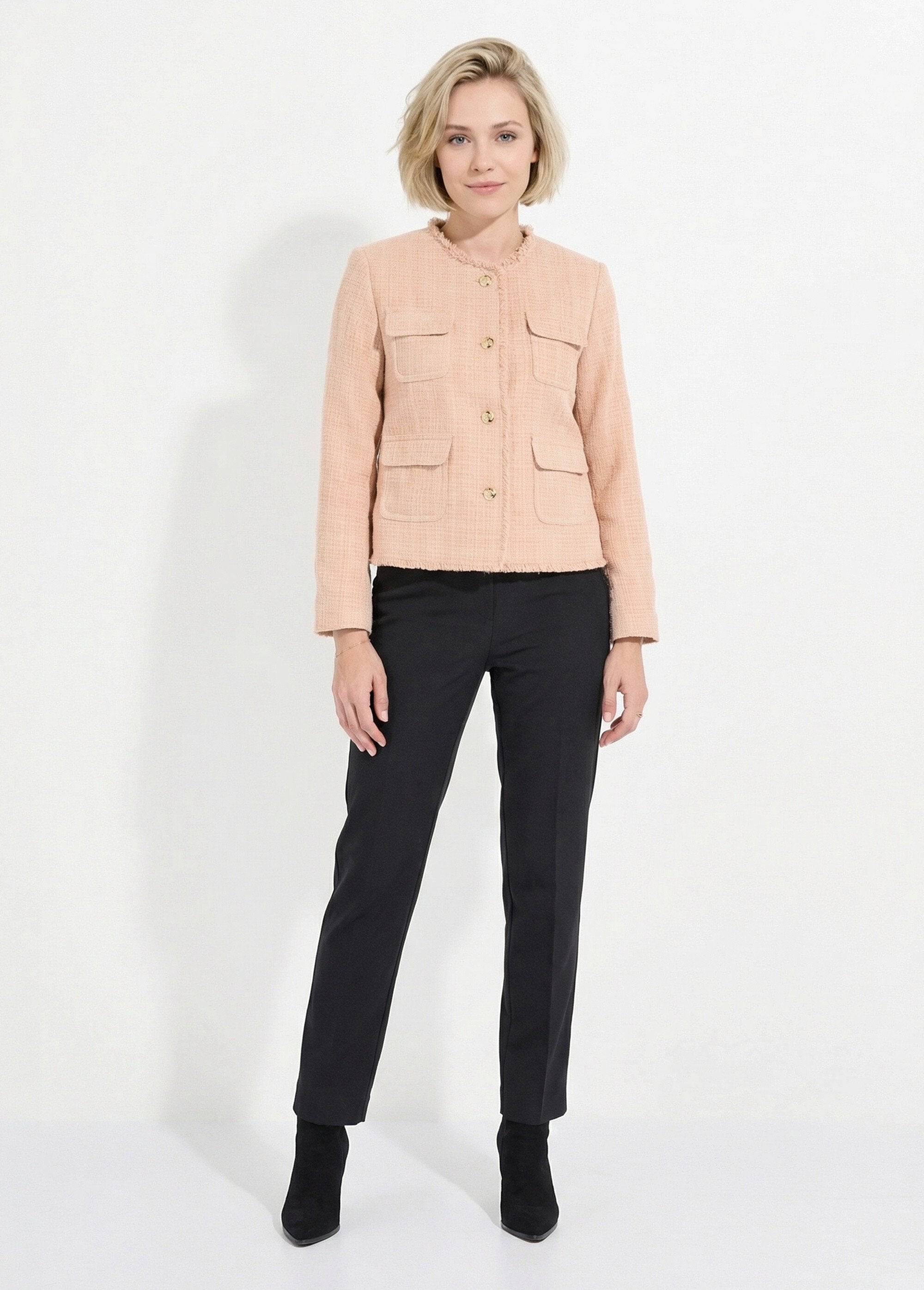 Tweed_jasje_zonder_kraag_met_franjes_en_knopen_Amande_SF1_slim