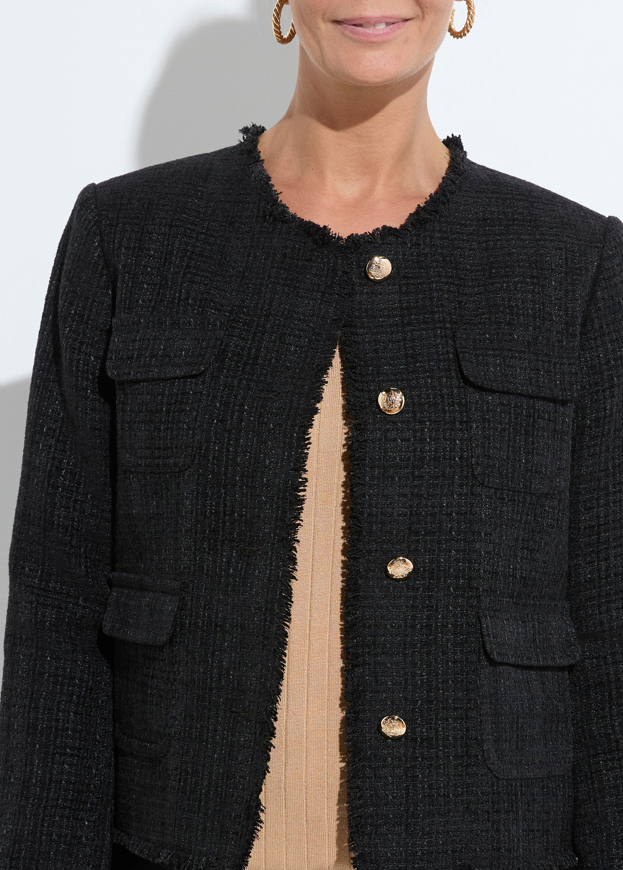 Tweed_jasje_zonder_kraag_met_franjes_en_knopen_Noir_DE1_slim