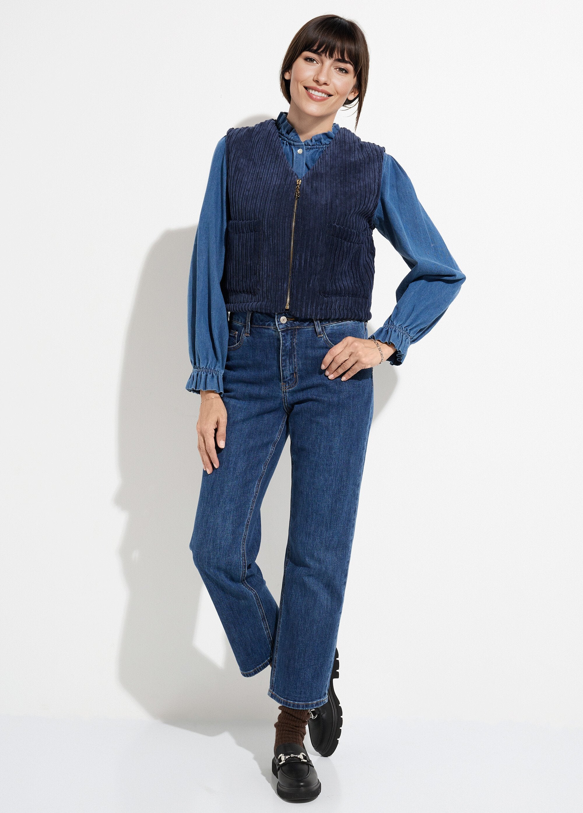 Mouwloos_fluwelen_jasje_met_V-hals_en_ritssluiting_Marine_SF1_slim