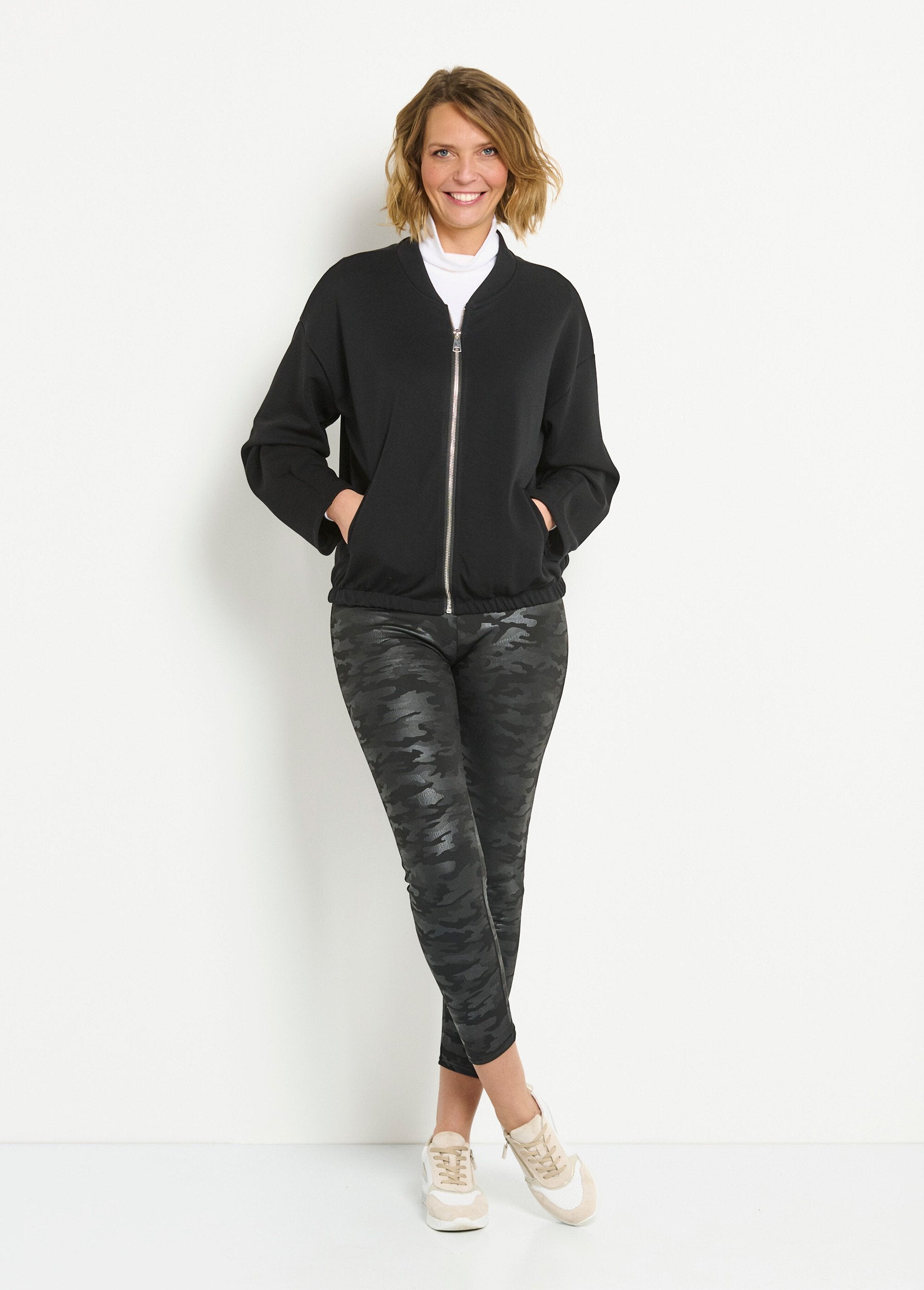 Teddy-stijl_jas_met_rits_voor_comfort_Noir_SF1_slim