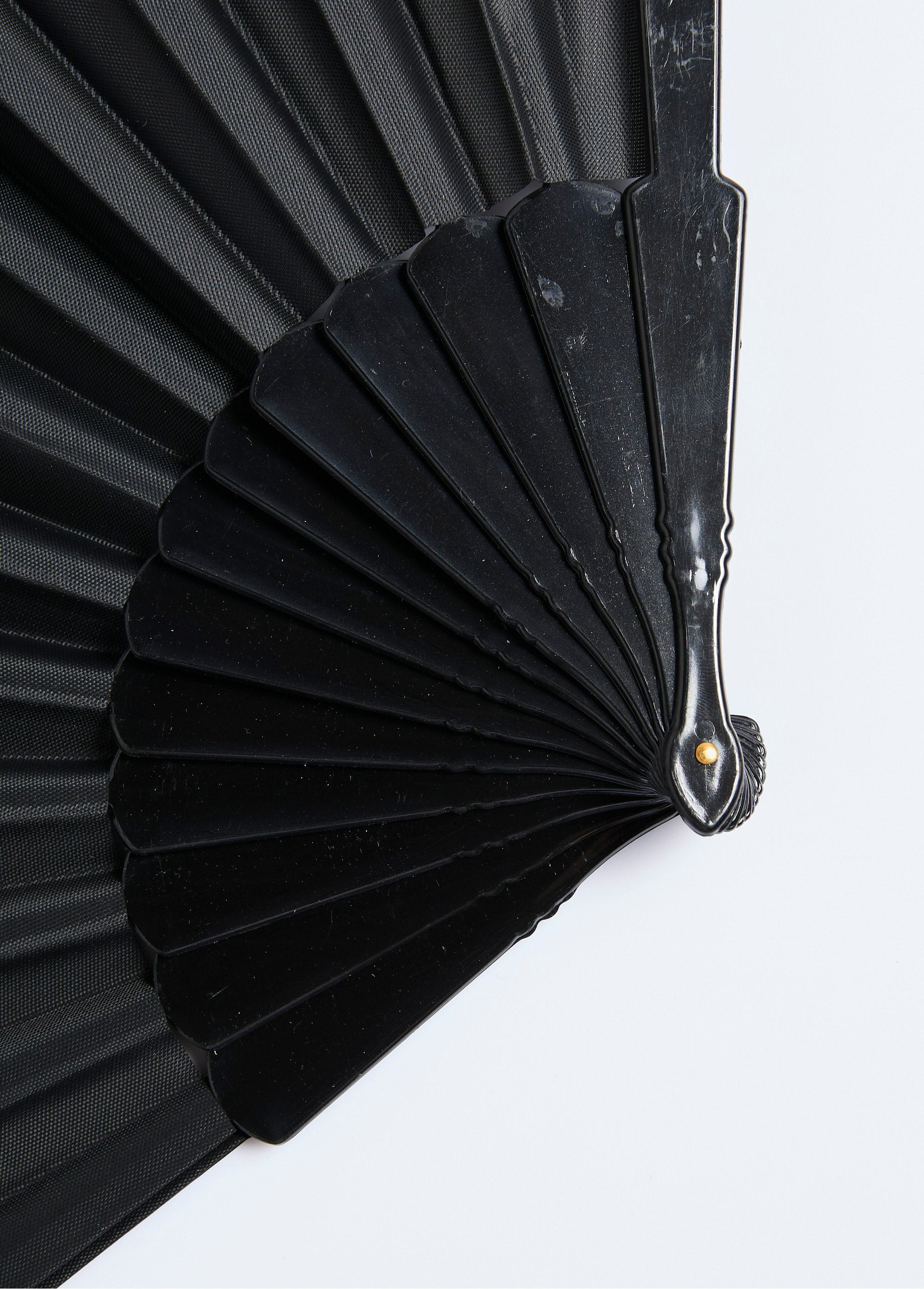 Organza_waaier_en_tasje_Noir_DE1_slim