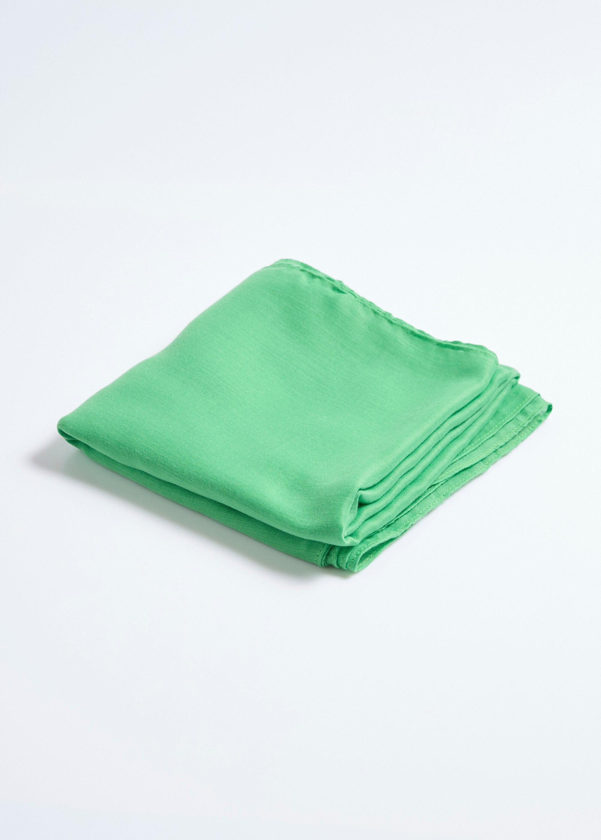Vloeiende_pareo_stola_om_te_binden_Vert_vif_DE1_slim