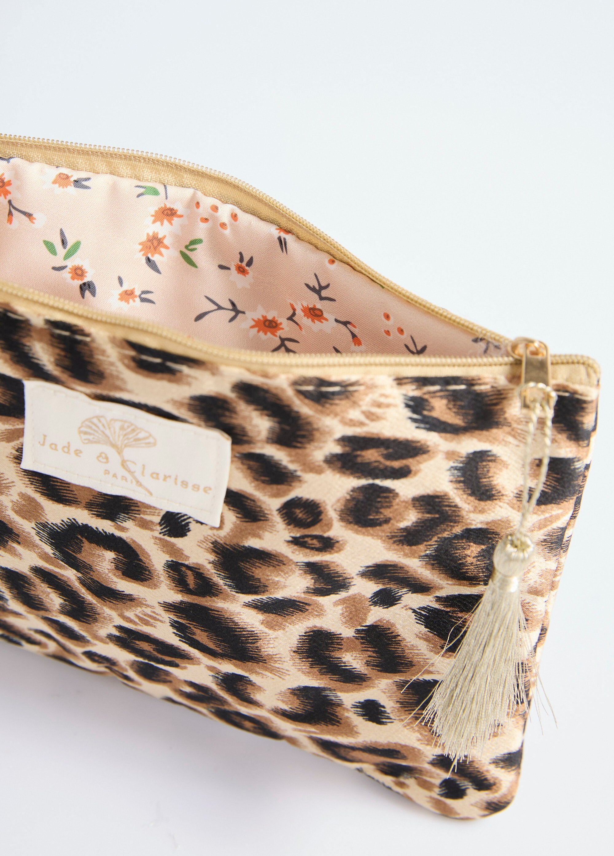 Klein_satijnen_tasje_met_rits_Leopard_DE1_slim