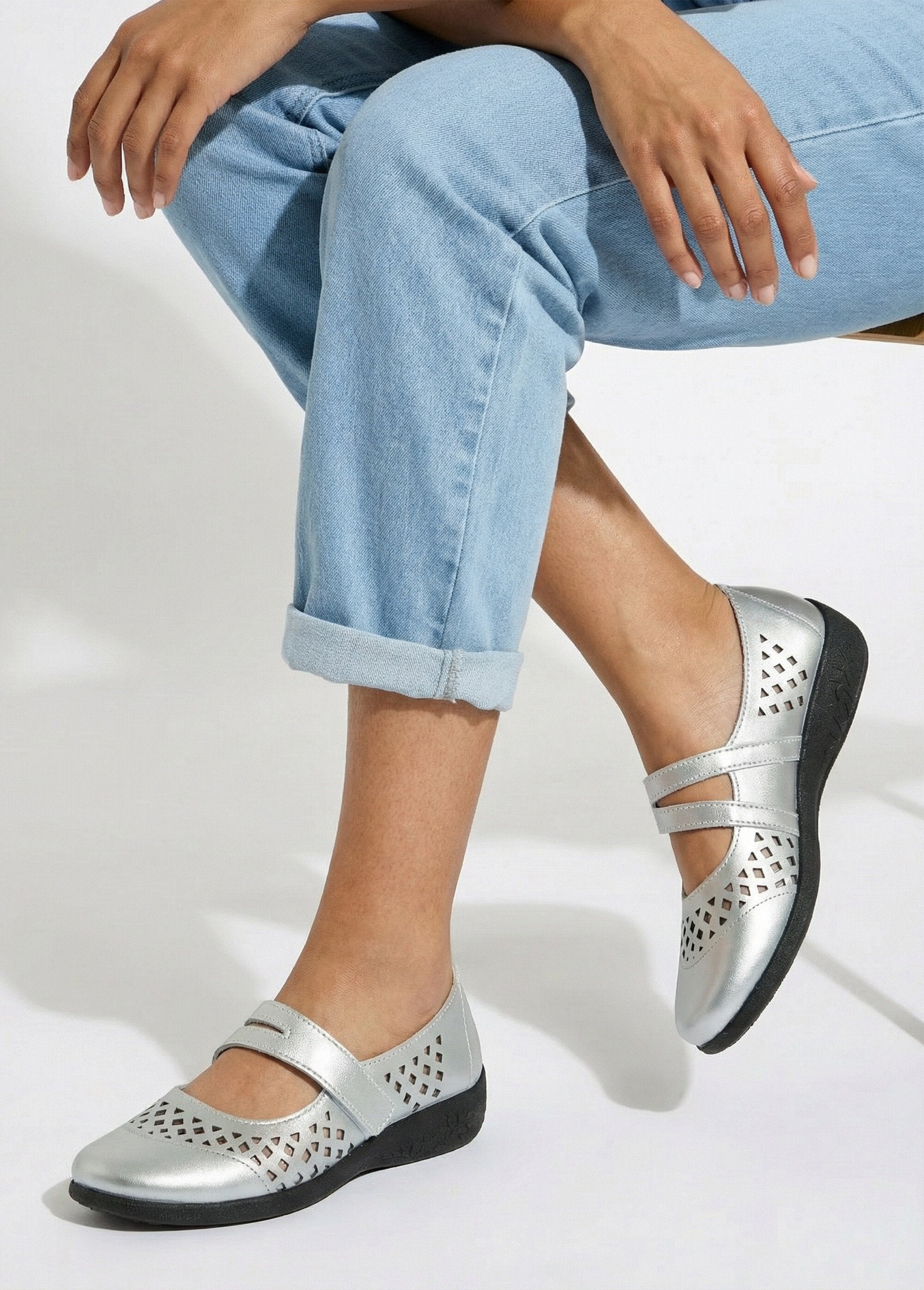 Leren_ballerina's_met_comfort_wijdte_Iriserend_zilver_SF1_slim