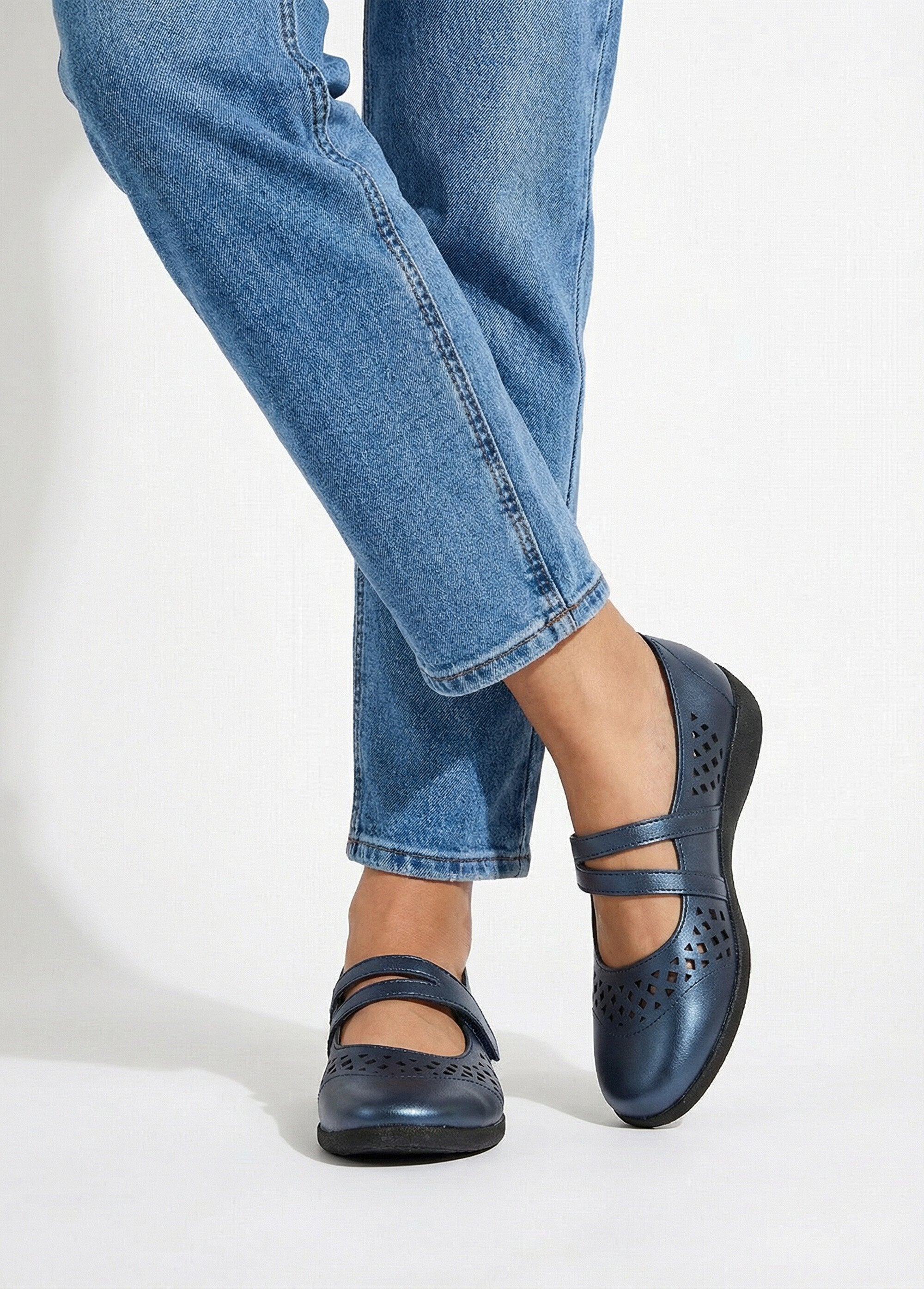 Leren_ballerina's_met_comfort_wijdte_Marine_irissen_SF1_slim