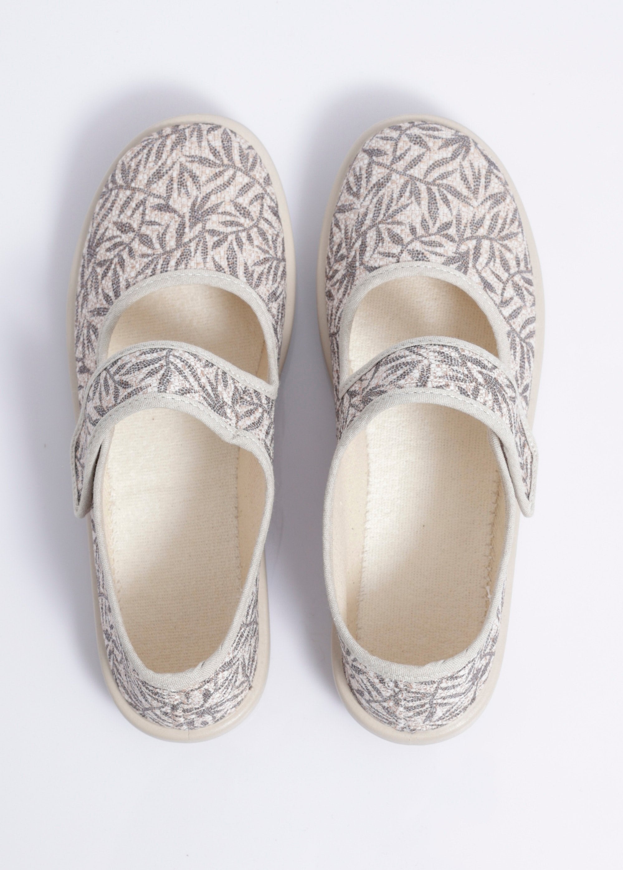 Vegan_brede_ballerina_met_klittenband_Taupe_OV1_slim