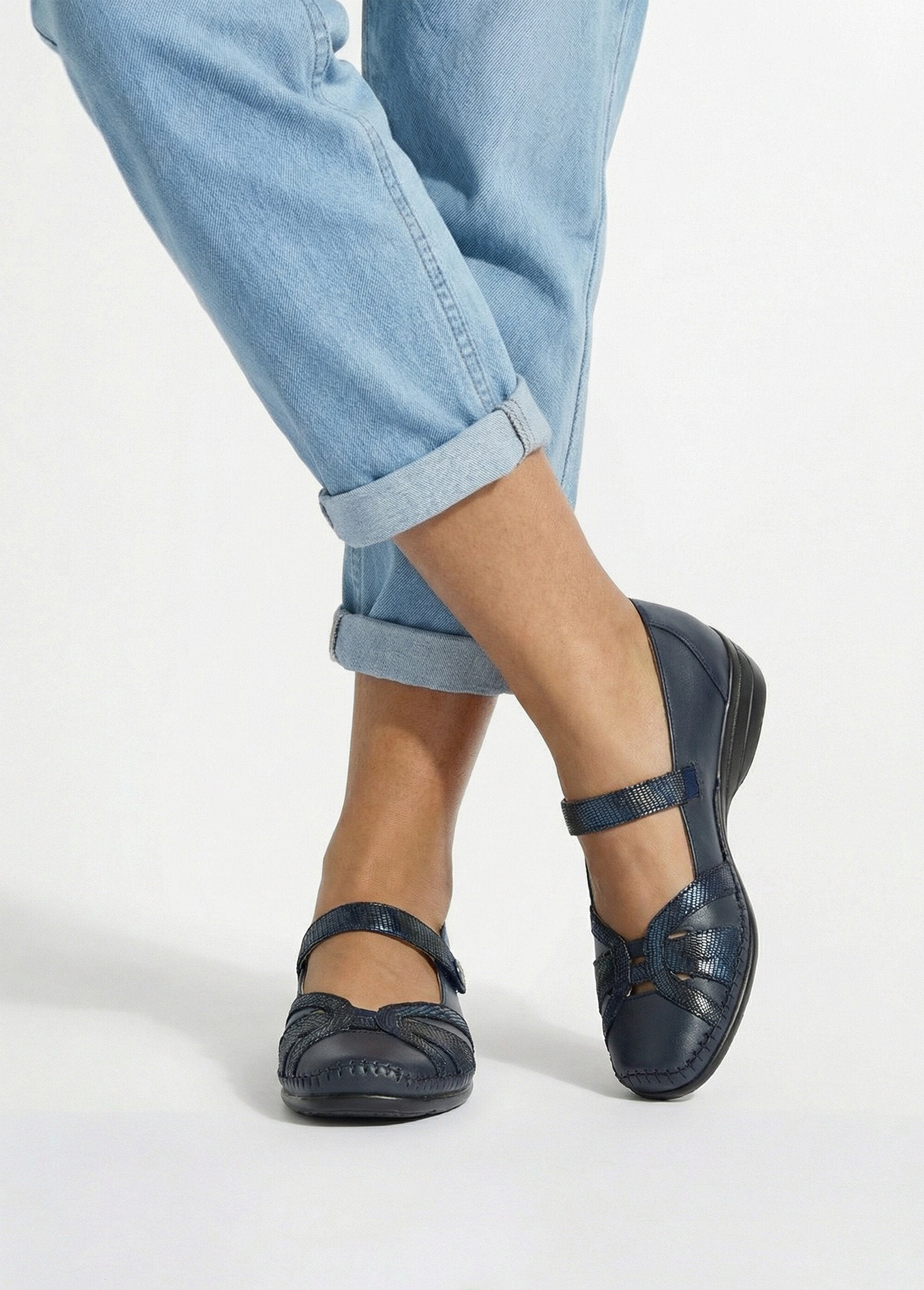 Leren_ballerina's_met_comfortabele_wijdte_en_klittenbandsluiting_Marine_SF1_slim