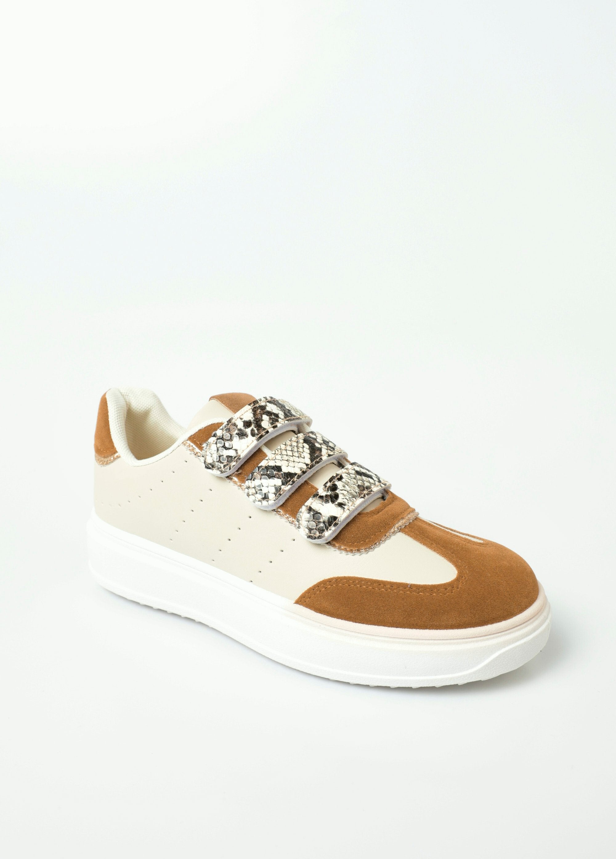 Tweekleurige_gympen_met_klittenband_in_dierenstijl_Beige_FA1_slim