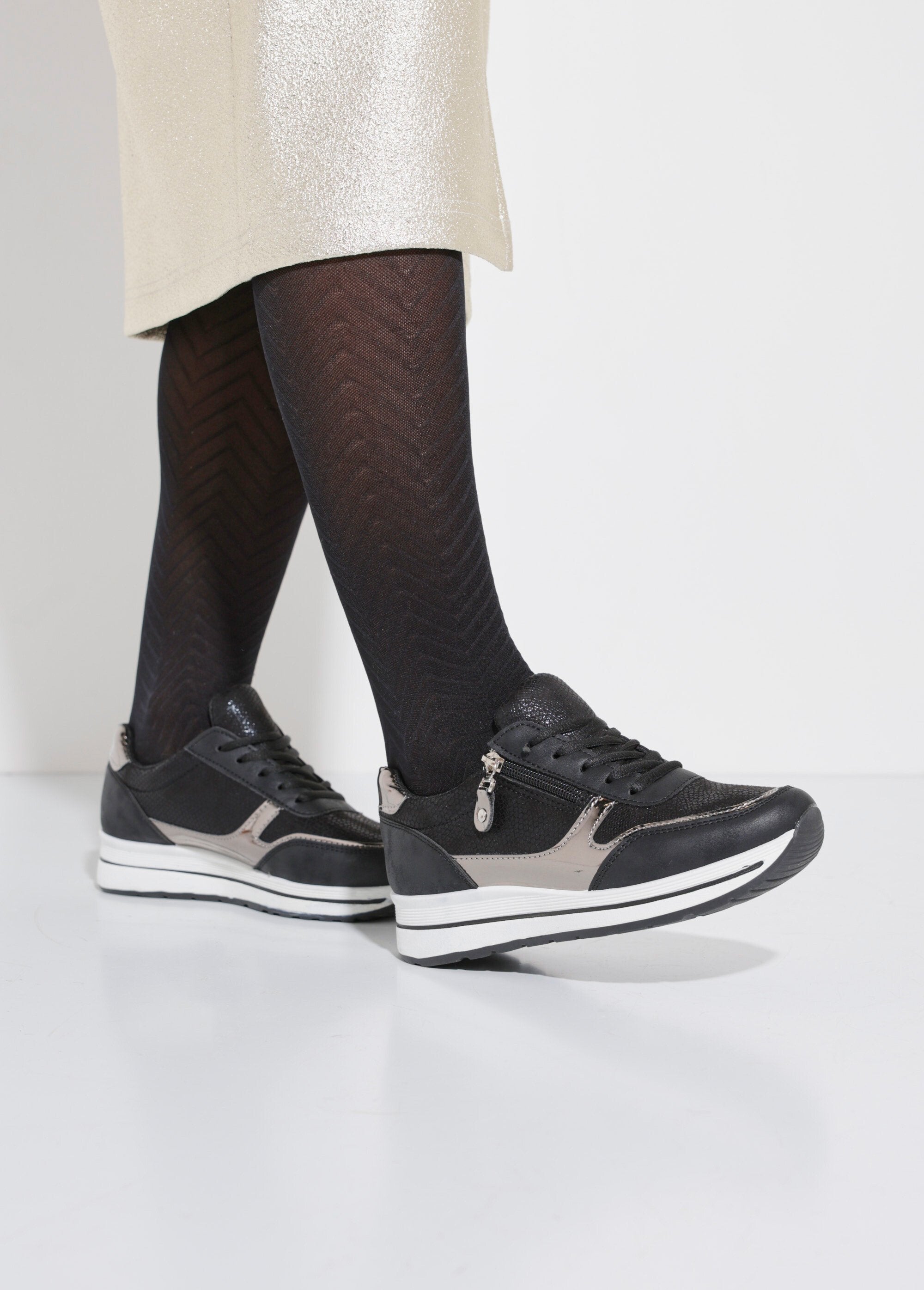 Sportschoenen_van_verschillende_materialen_met_veters_en_ritssluiting_Noir_SF1_slim