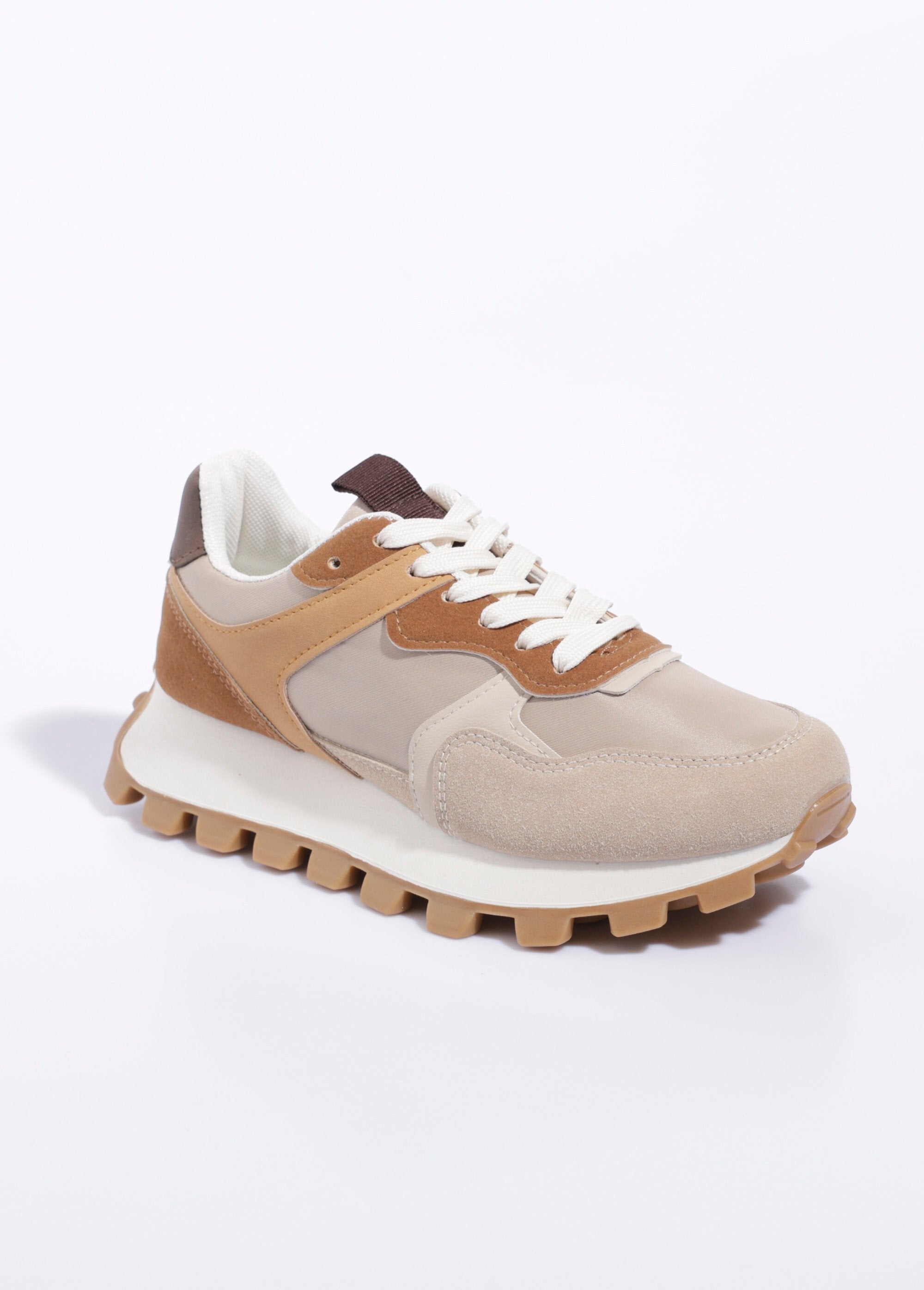 Sportschoenen_van_verschillende_materialen_met_ingekeepte_zool_Beige_FA1_slim