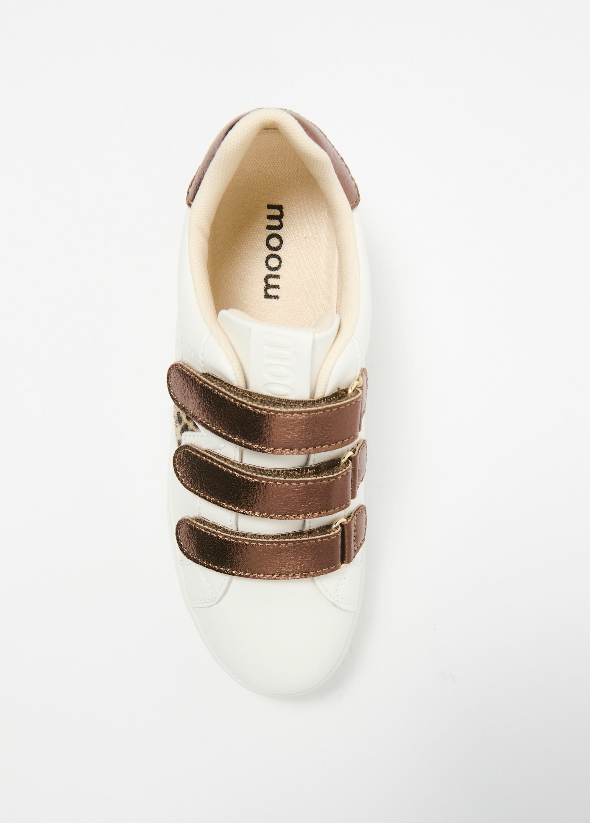 Sportschoenen_met_contrasterende_hiel_en_klittenbandsluiting_Blanc_et_bronze_OV1_slim
