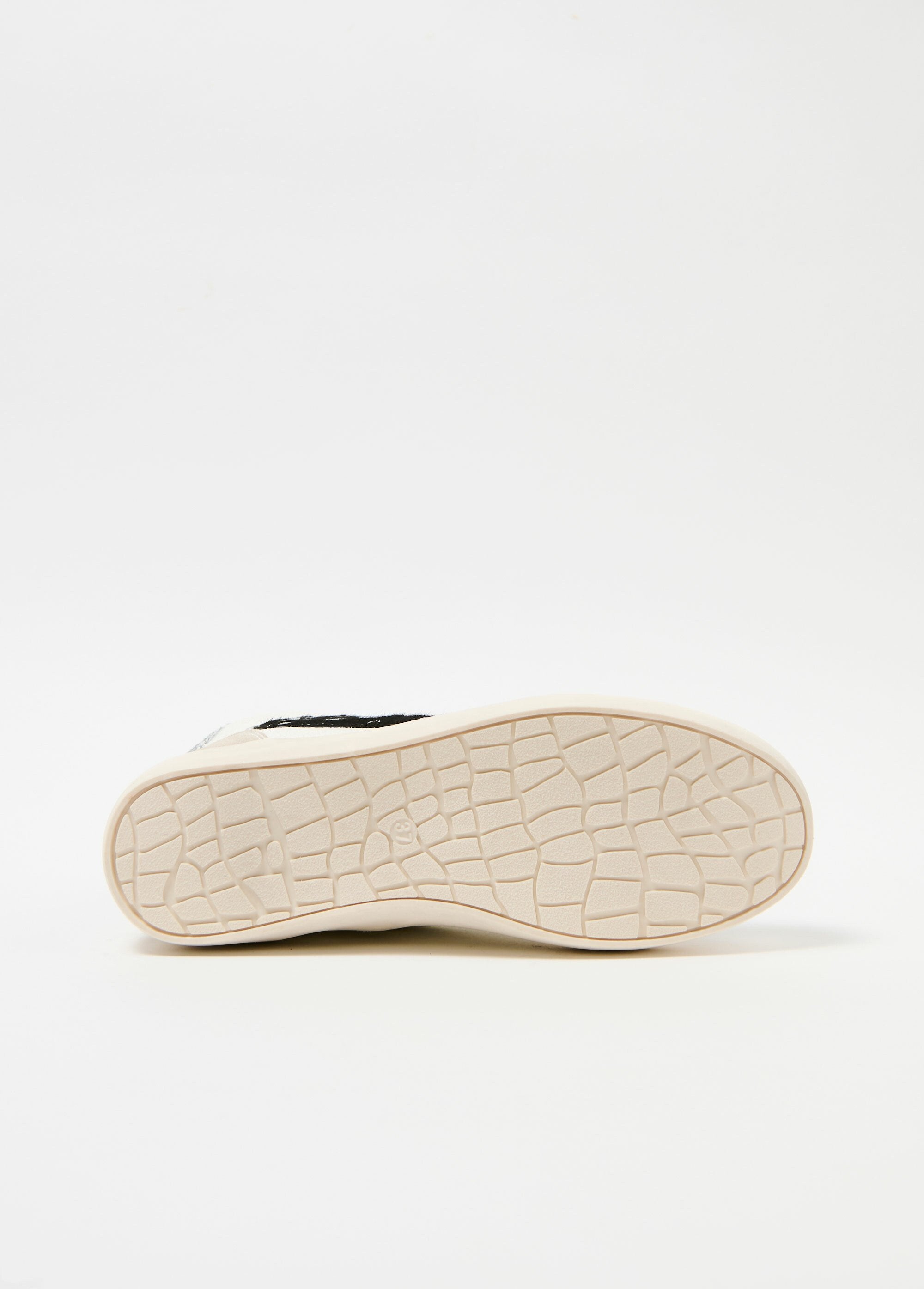 Trendy_high-top_multimateriaal_sportschoenen_Beige_UN1_slim