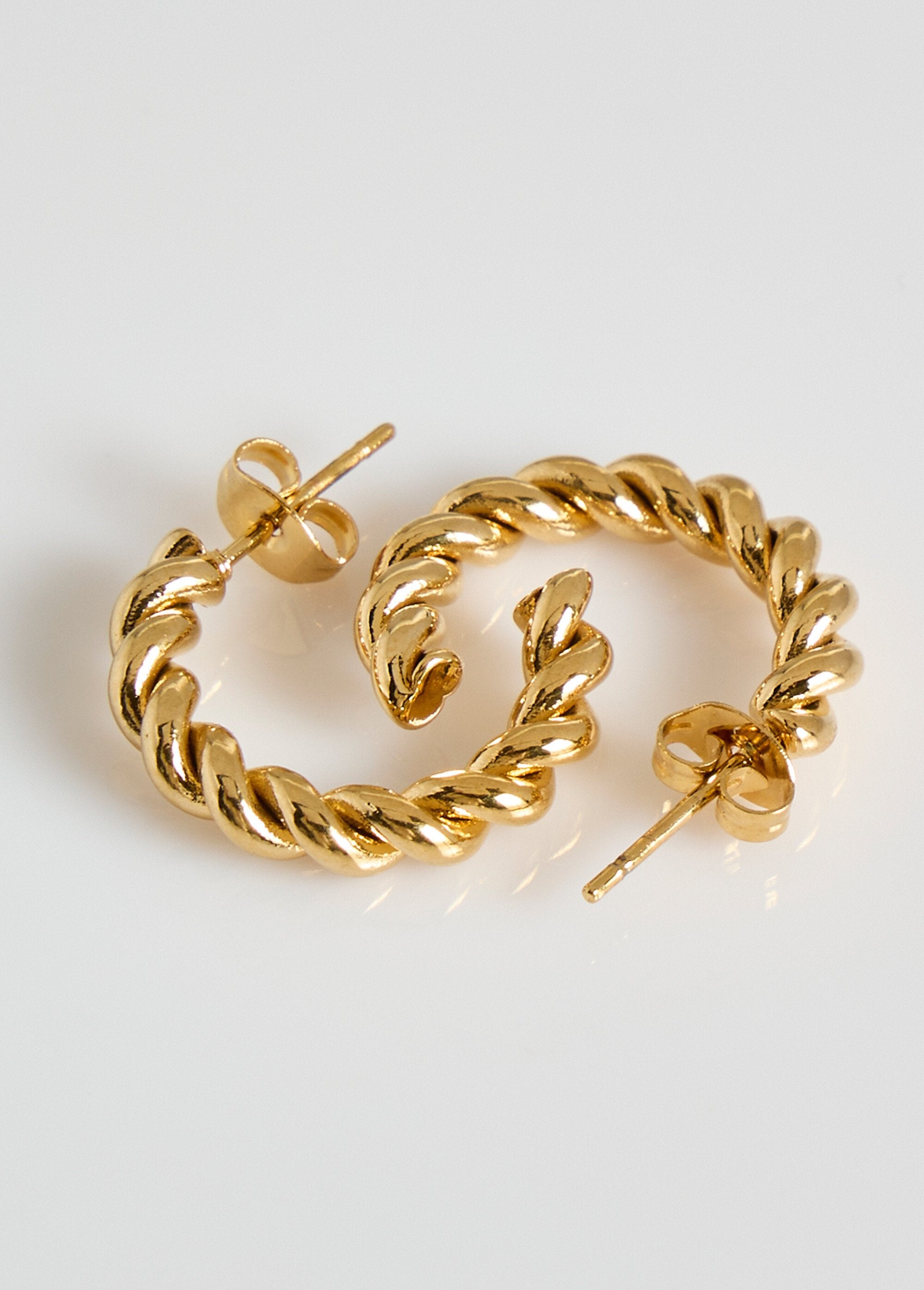 Gedraaide_roestvrijstalen_oorbellen_Dore_DE1_slim