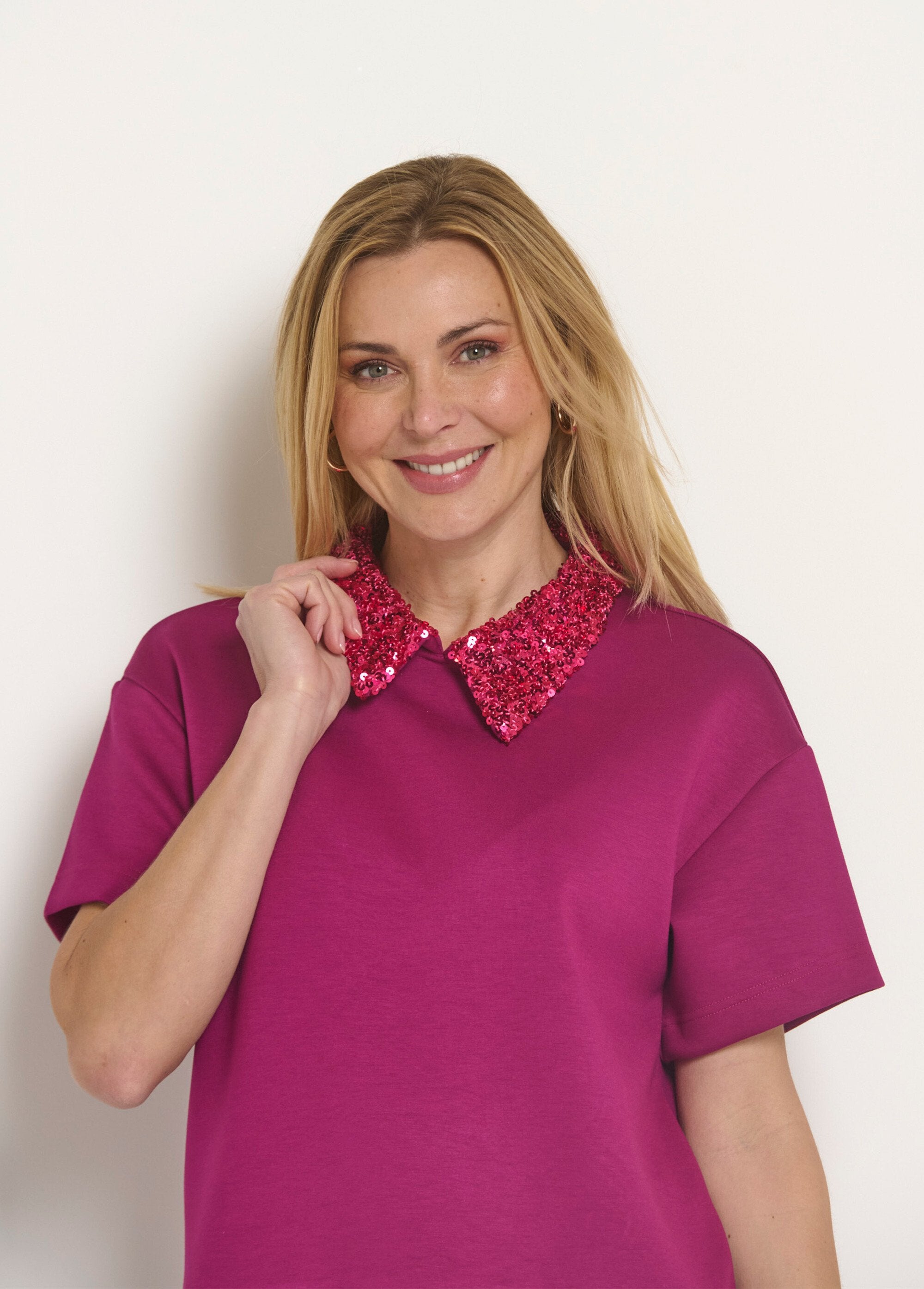 blouse_met_paillettenkraag_en_korte_mouwen_Framboise_DE1_slim