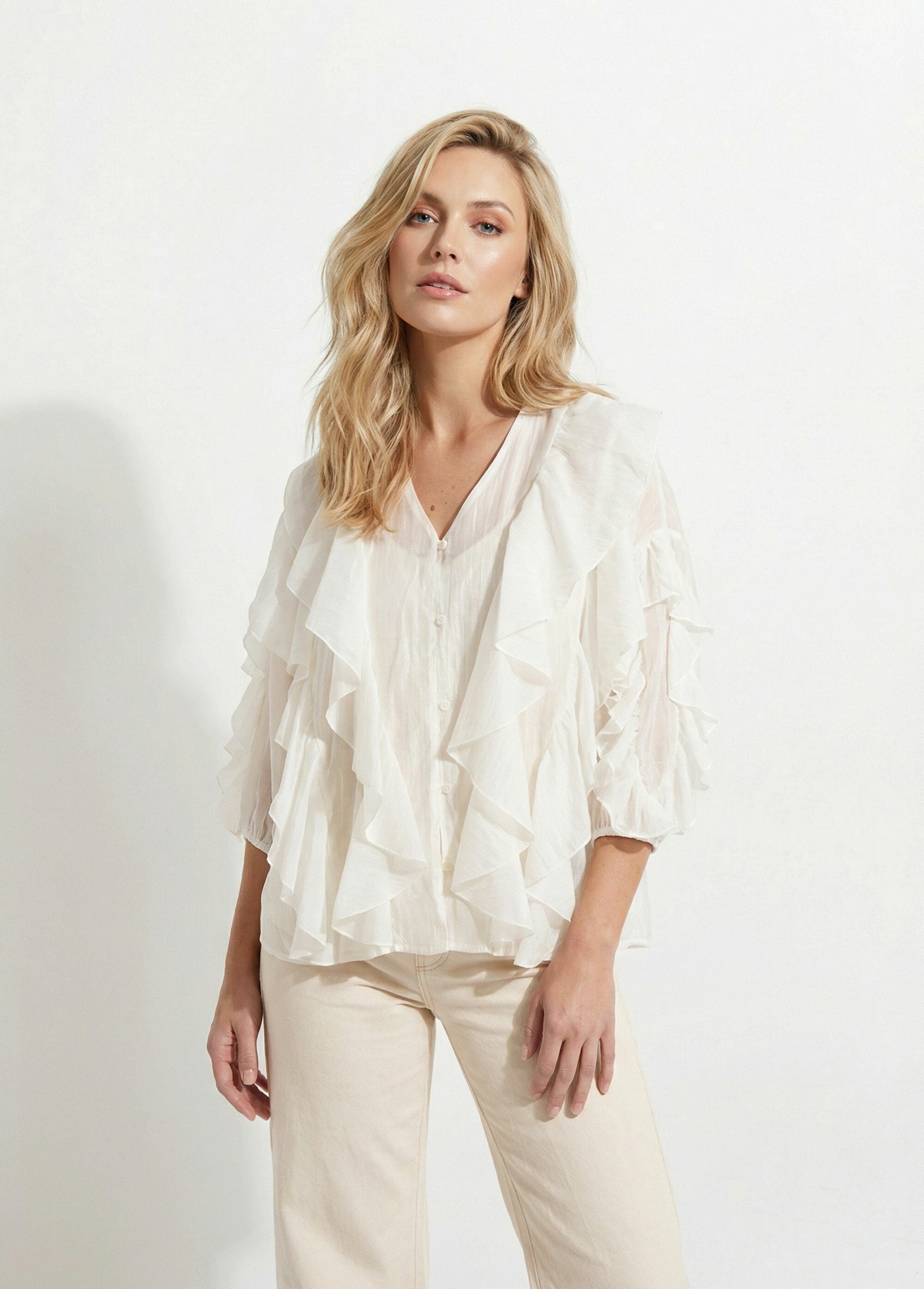 V-hals_blouse_met_ruches_Blanc_FA1_slim