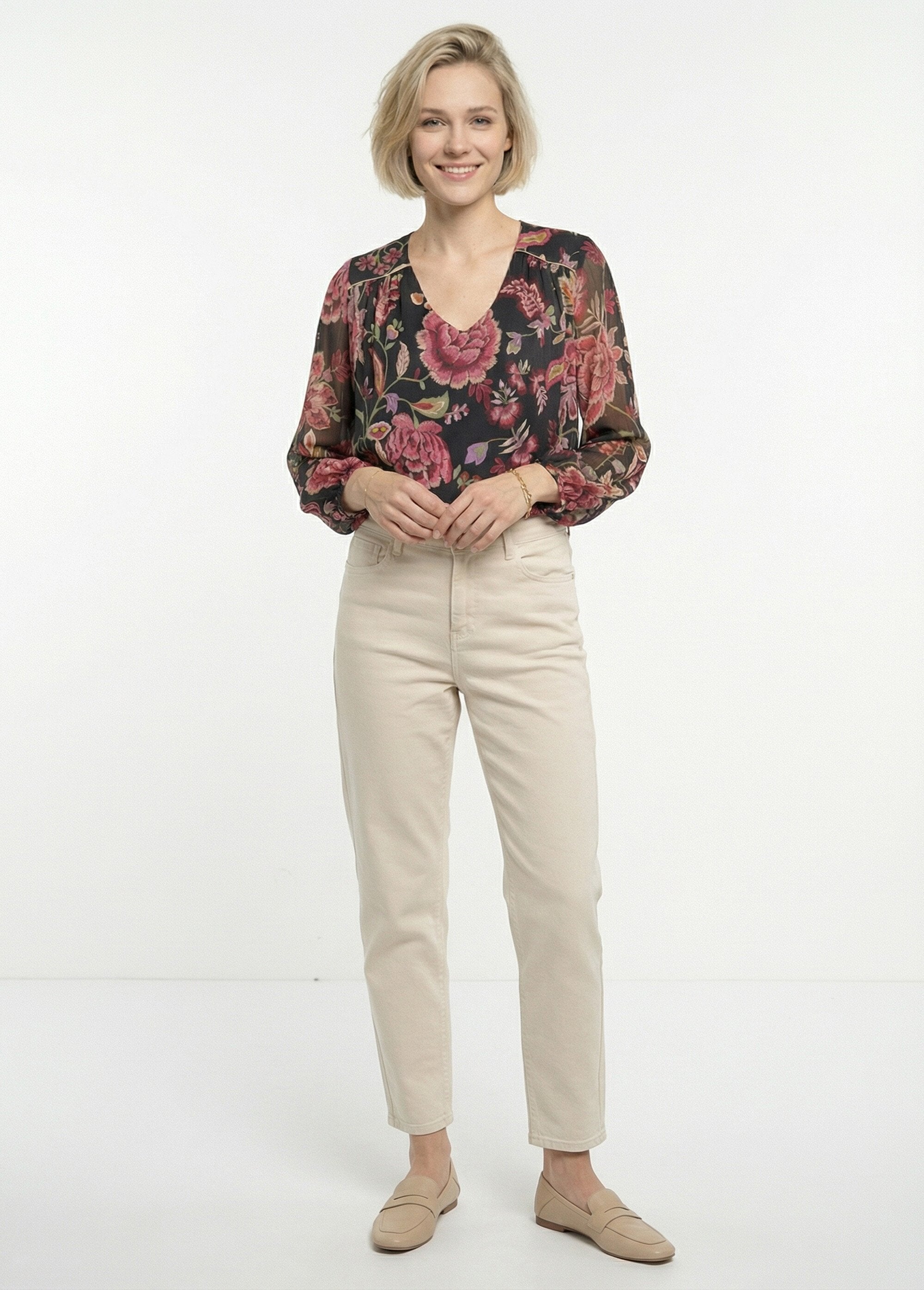V-halsblouse_met_lange_mouwen_in_gebloemde_voile_Noir_et_prune_SF1_slim