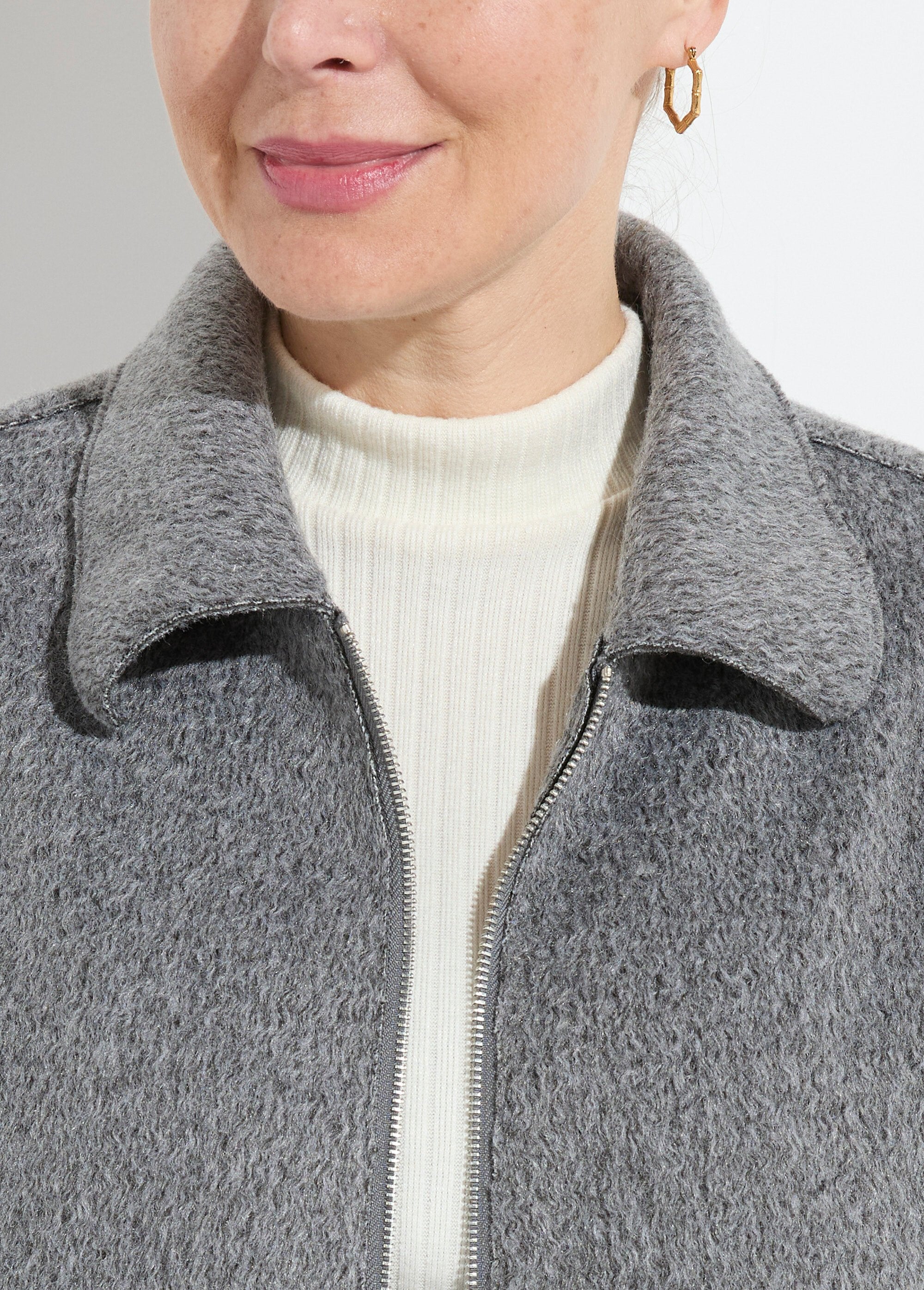 Jasje_met_rits_in_effen_boucléstof_Gris_DE1_slim