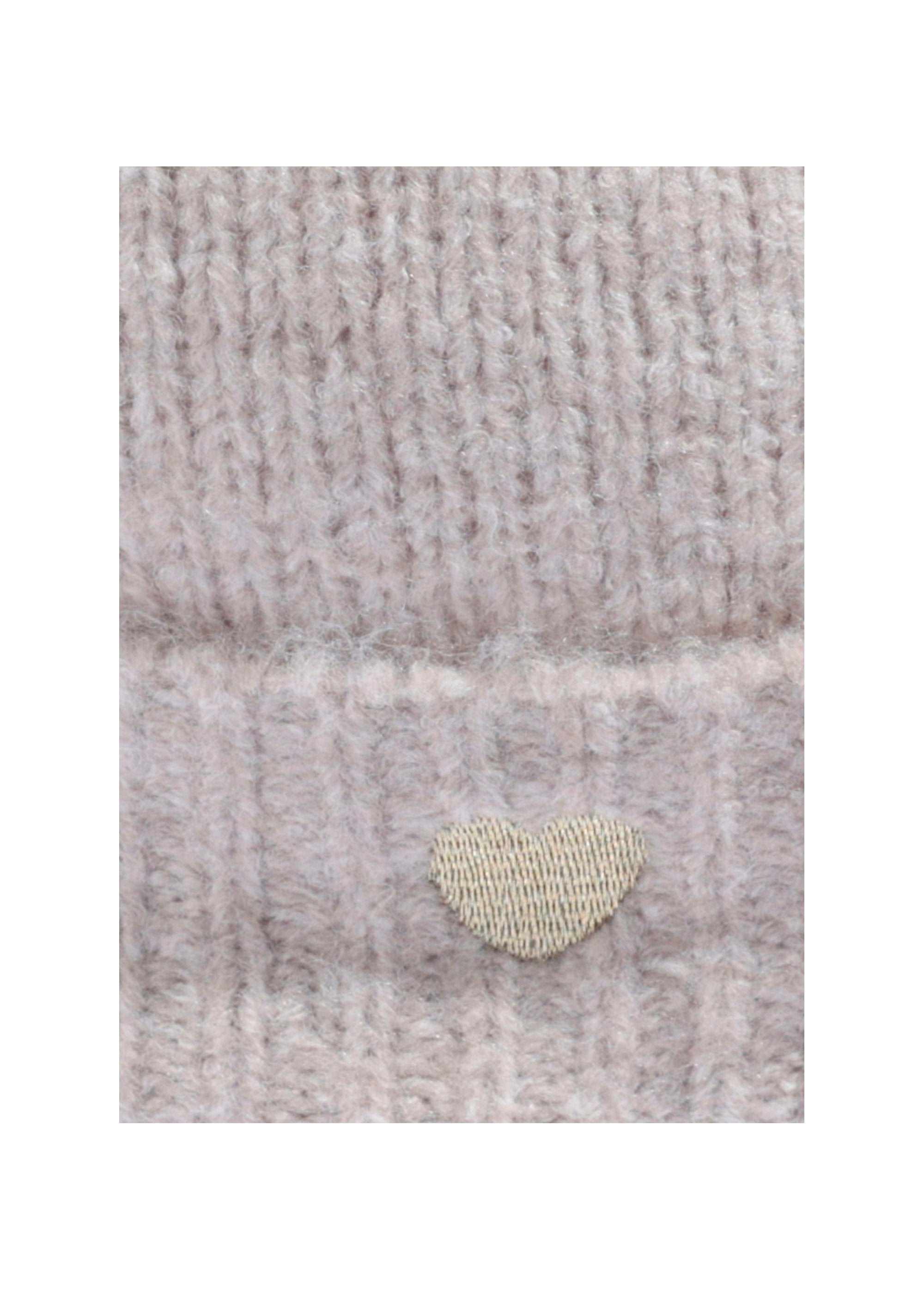 Warme_wollen_muts_met_hartjesborduursel_Beige_chine_DE1_slim
