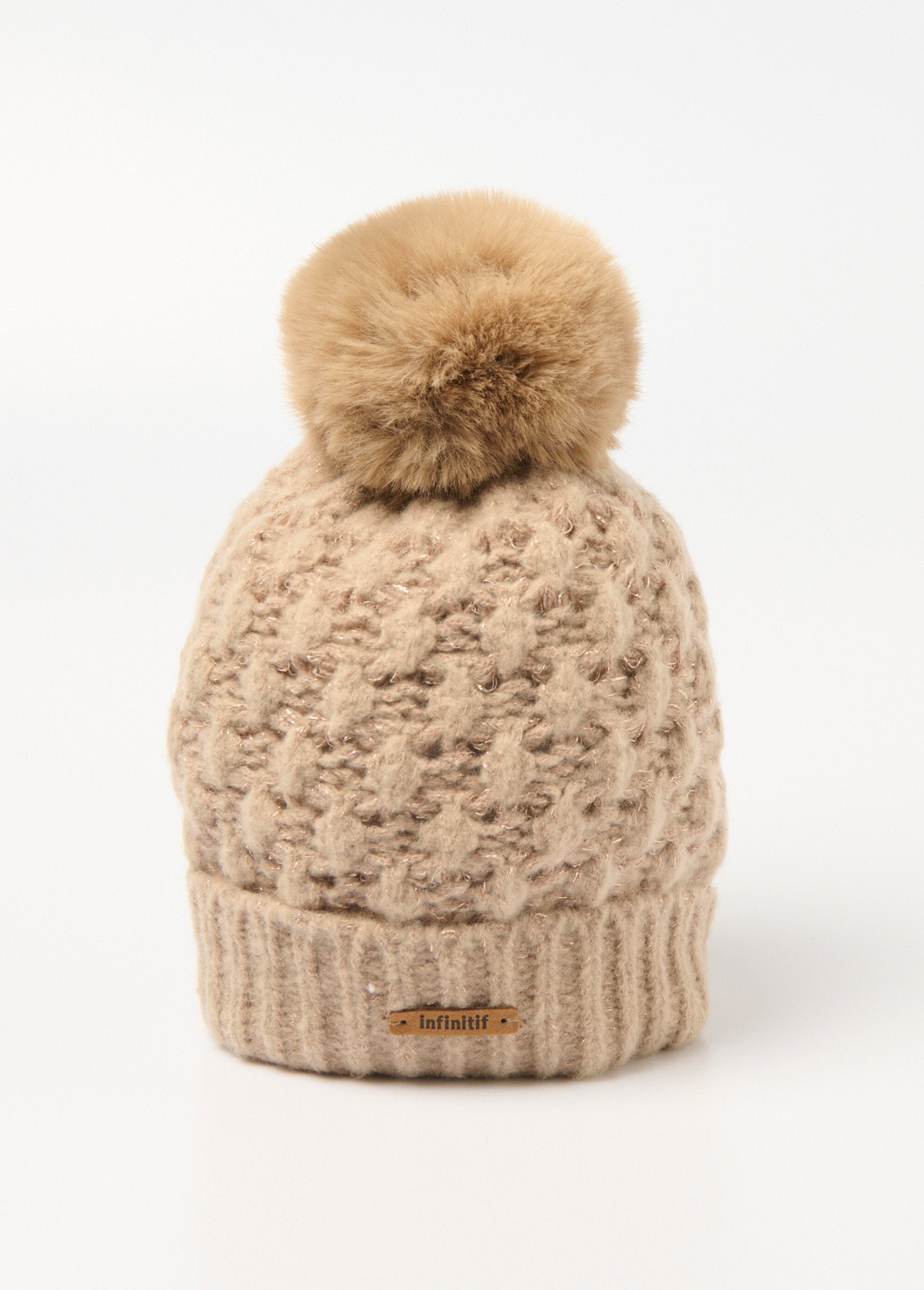 Edele_hoed_in_glanzend_garen_Beige_FA1_slim