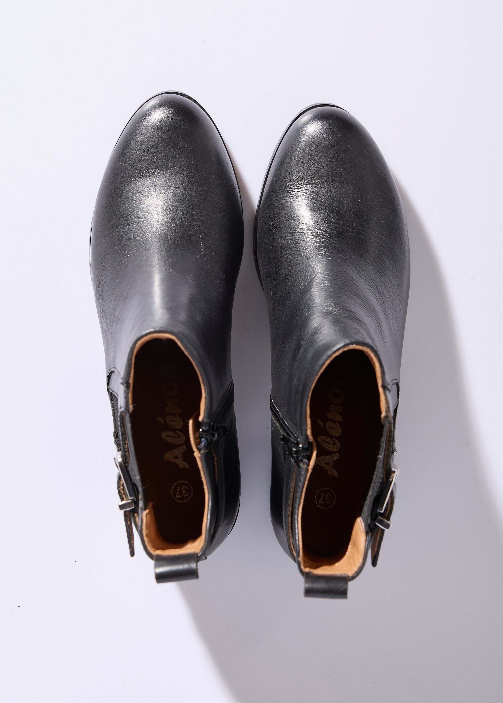 Leren_laarzen_met_hakken_in_ruiterstijl_Noir_OV1_slim