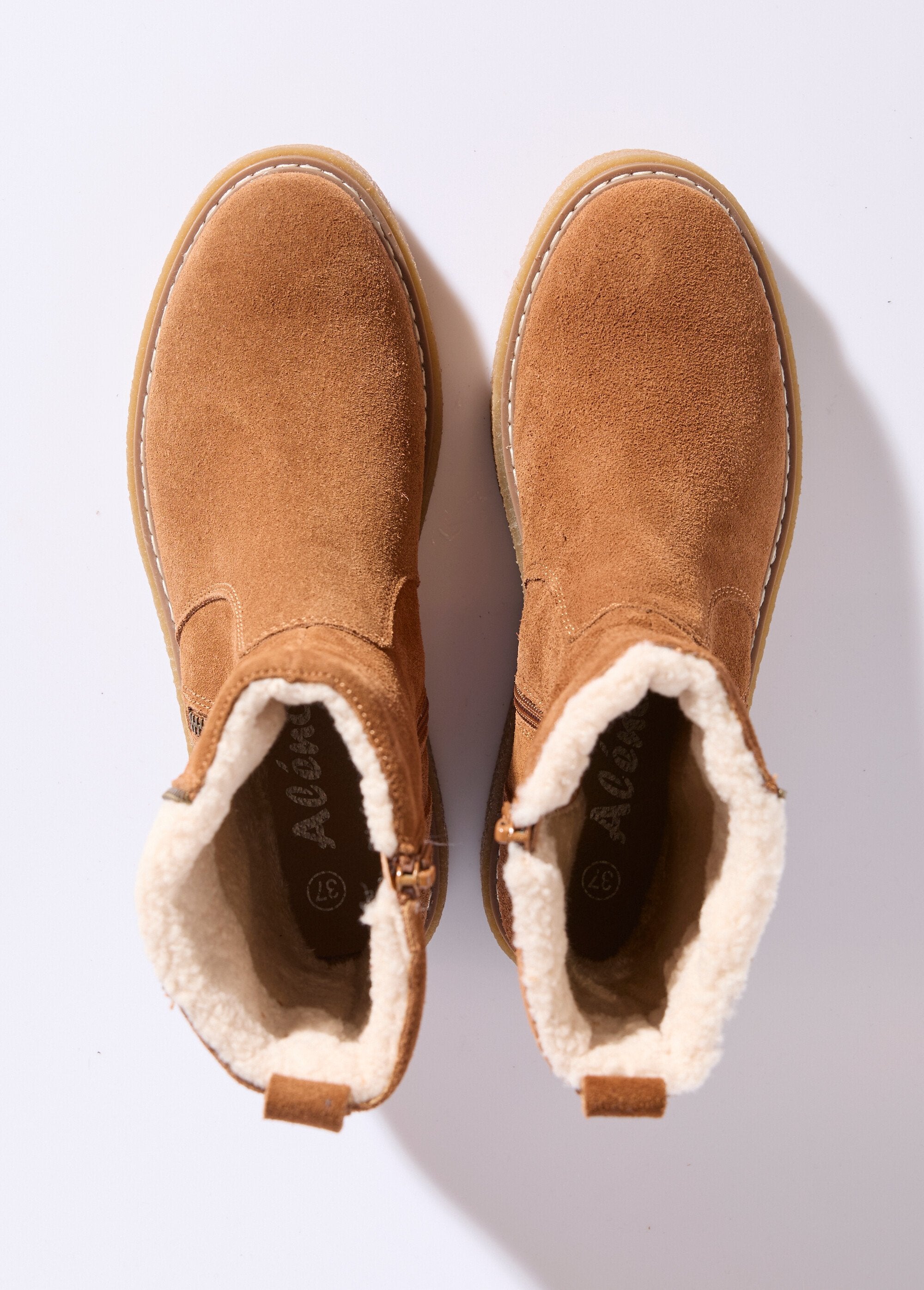 Leren_enkellaarsjes,_bontdetail_Camel_OV1_slim