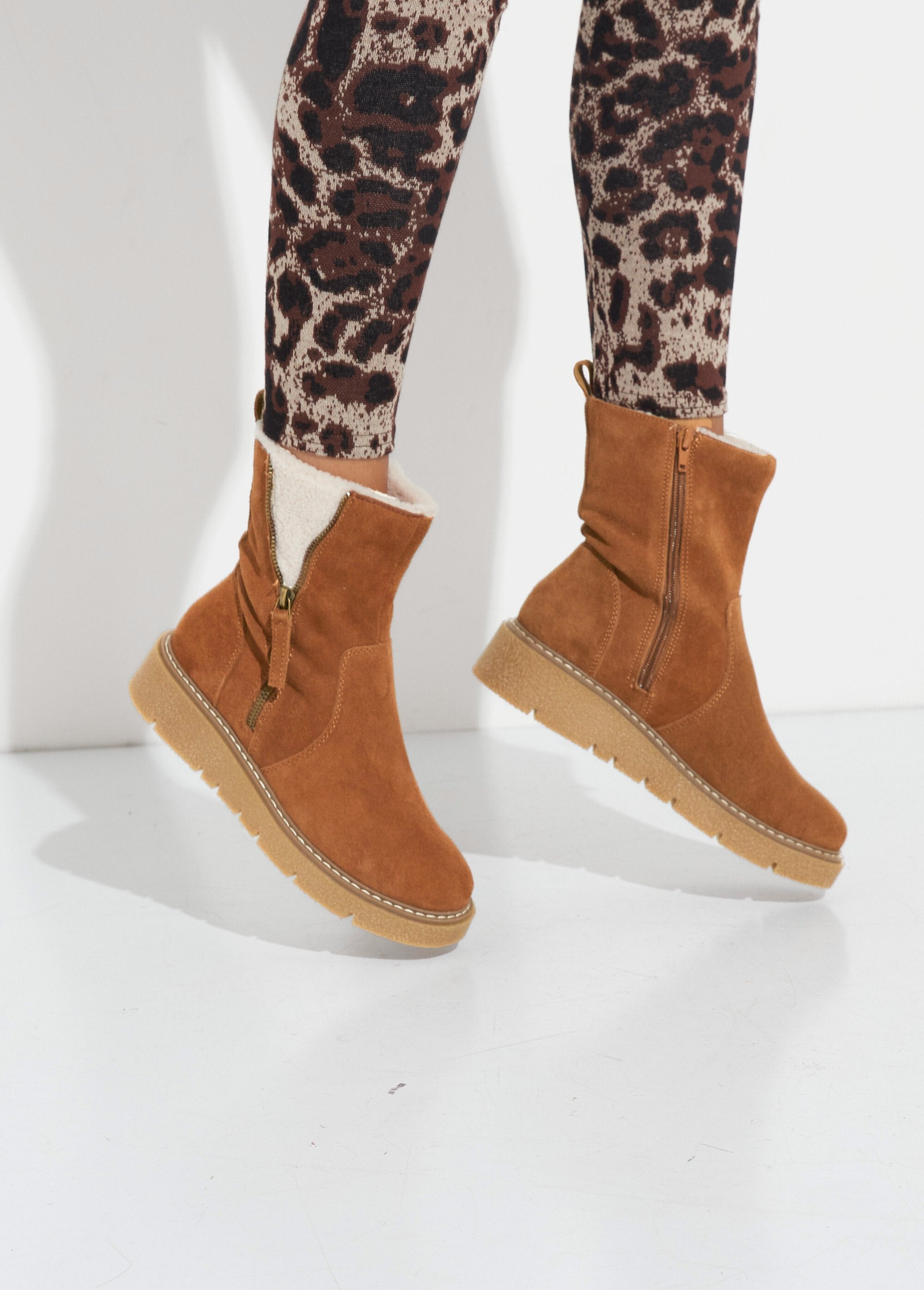 Leren_enkellaarsjes,_bontdetail_Camel_SF1_slim