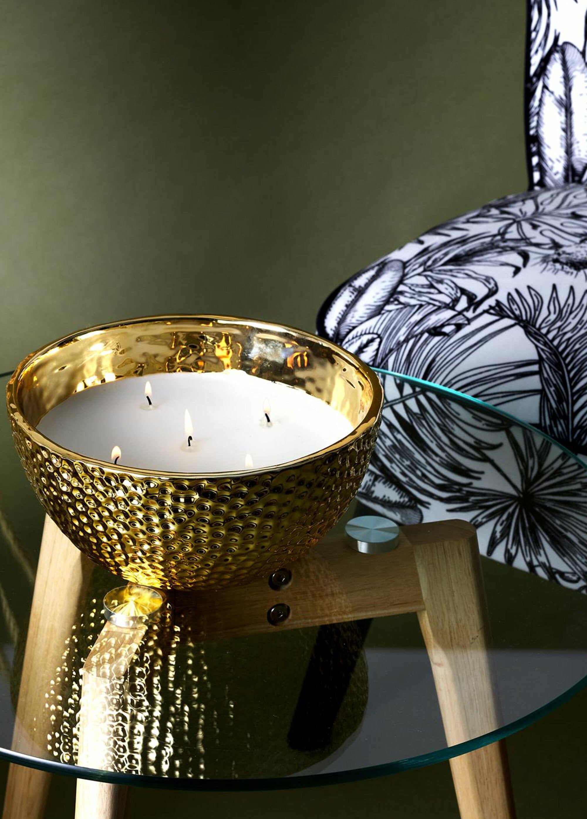 Geurkaars_in_gehamerd_metaal_5_meches_SF1_slim